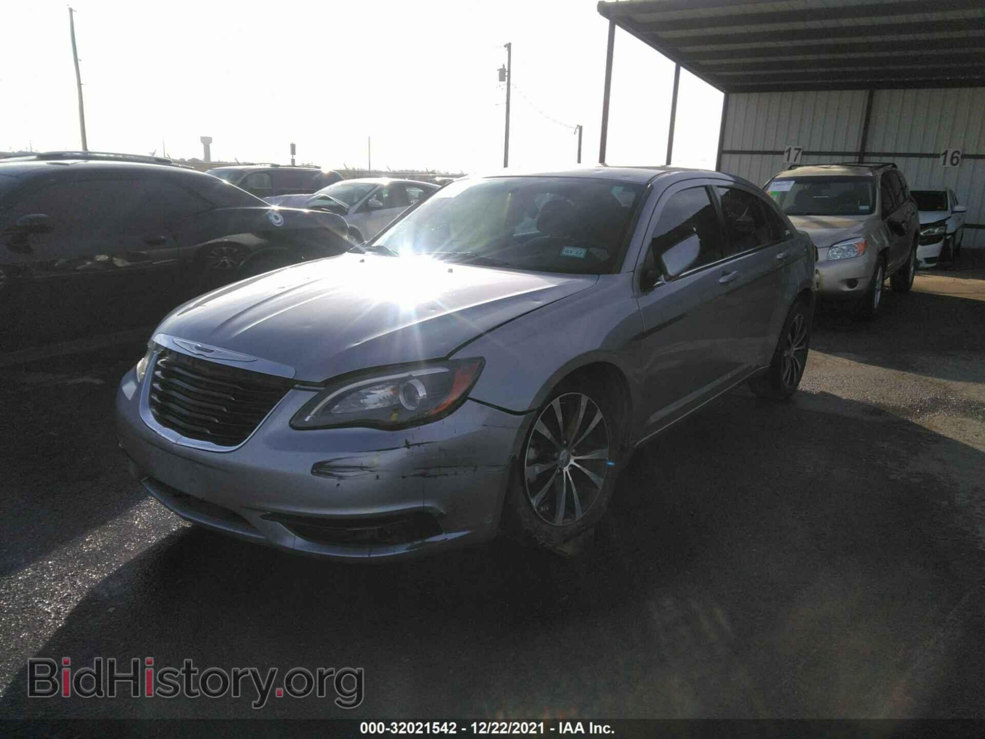 2013 CHRYSLER 200 - VIN: 1C3CCBBG8DN754674 - Фото 2
