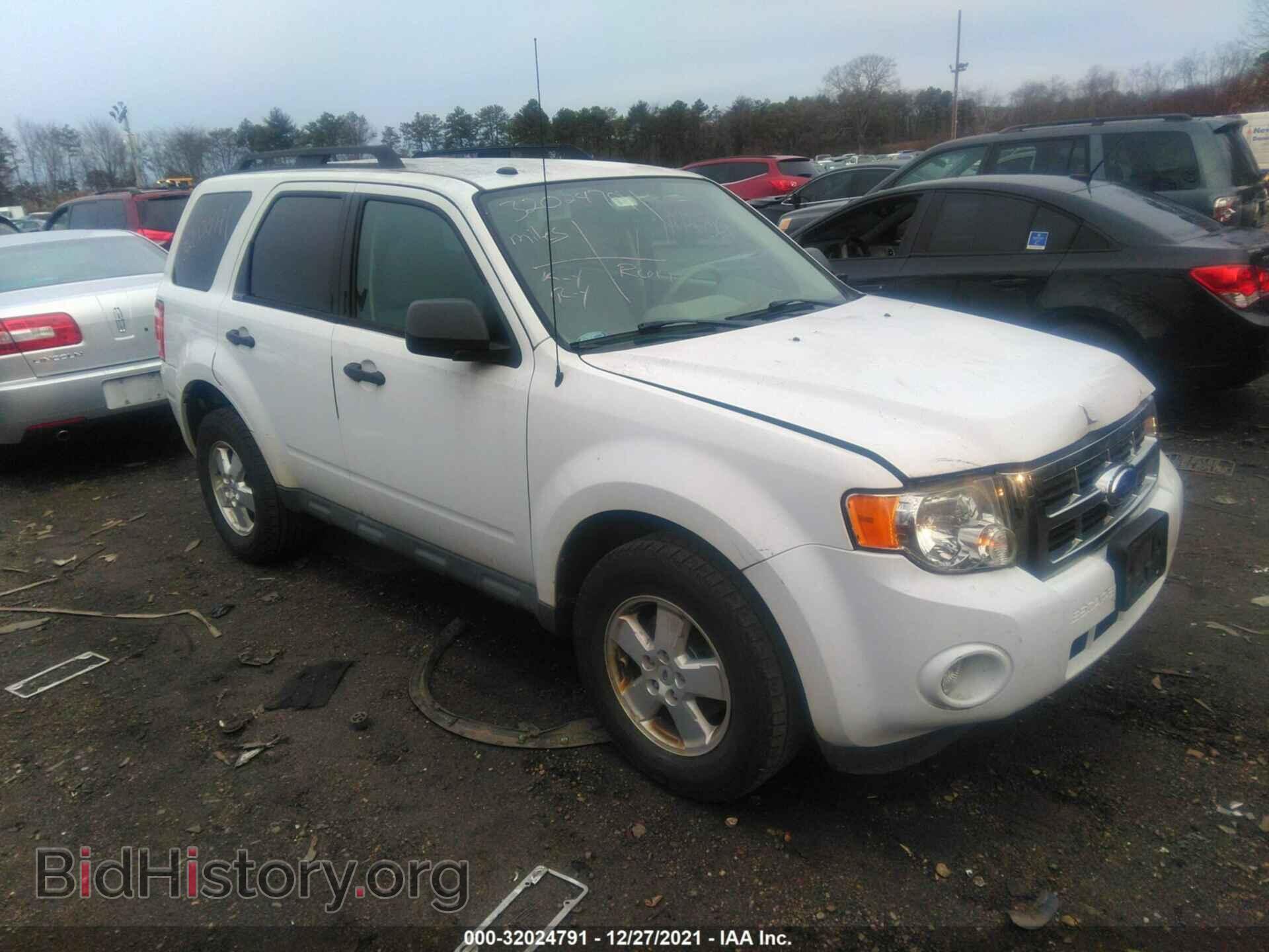 Фотография 1FMCU0D71BKC19187 - FORD ESCAPE 2011