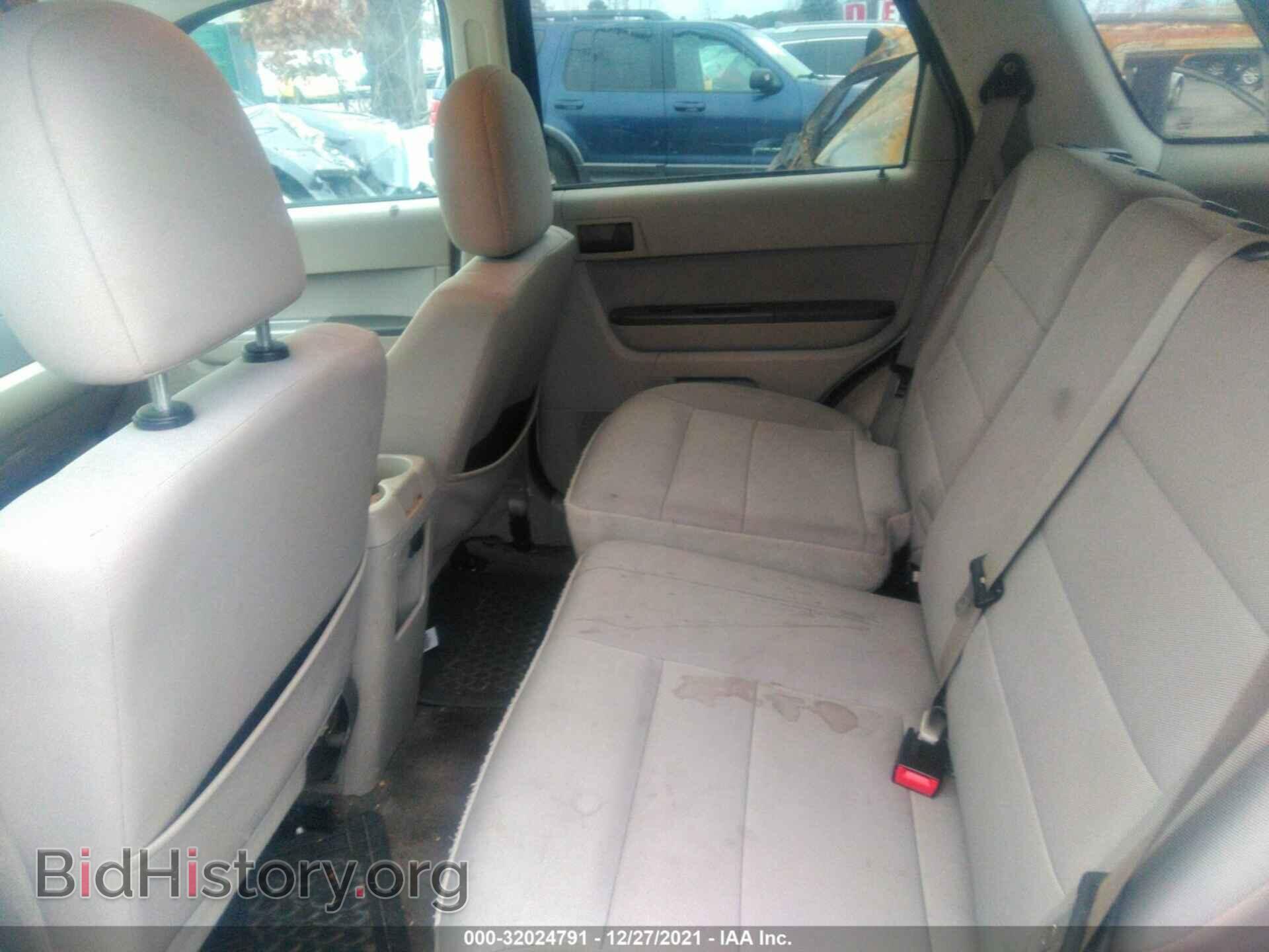 2011 FORD ESCAPE - VIN: 1FMCU0D71BKC19187 - Фото 8