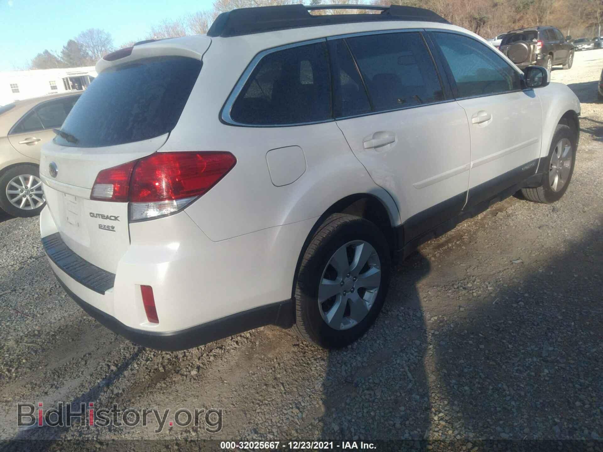 2011 SUBARU OUTBACK - VIN: 4S4BRBCC6B3425123 - Фото 4