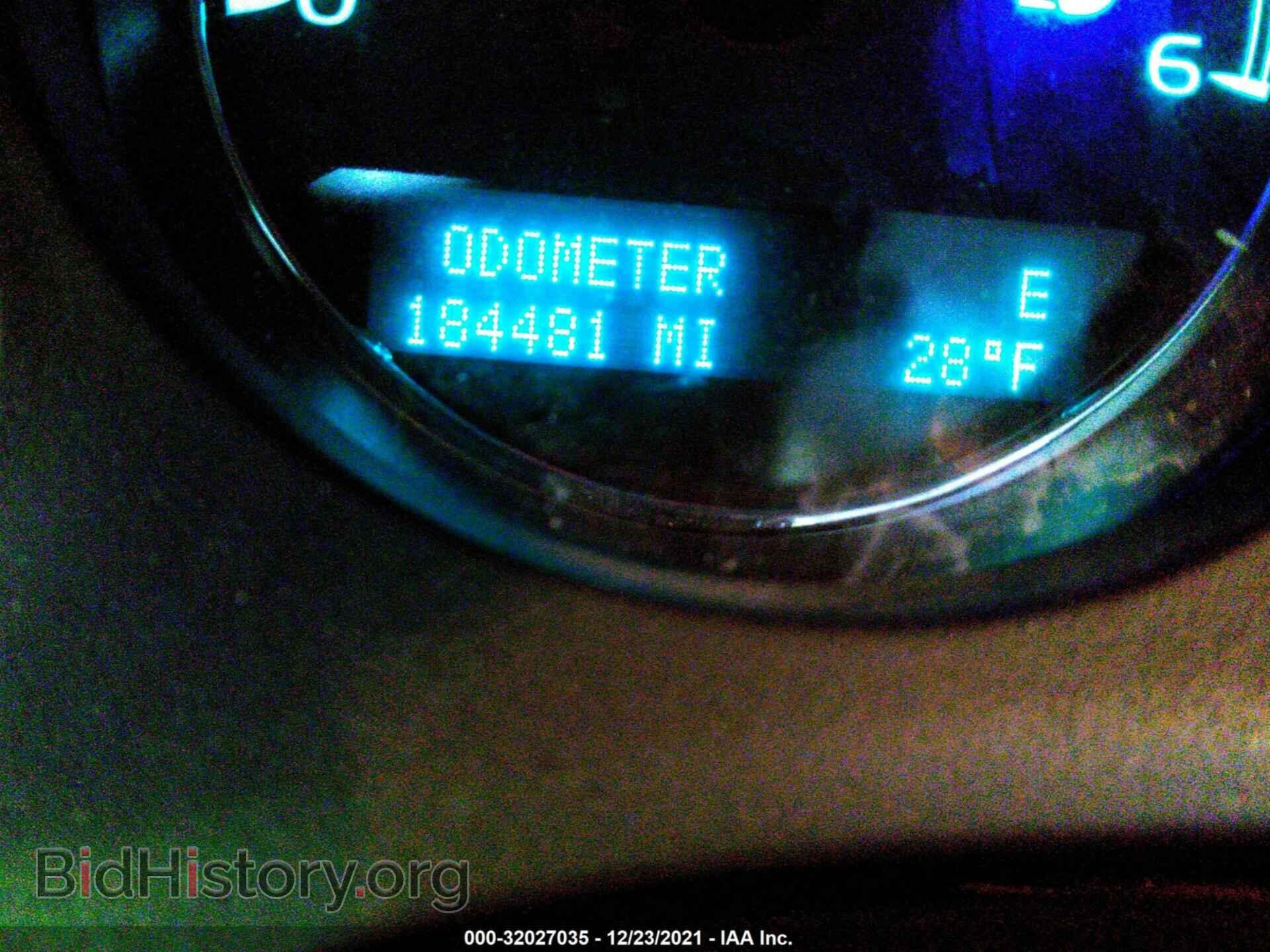 2011 GMC YUKON XL - VIN: 1GKS2MEF4BR391504 - Фото 7
