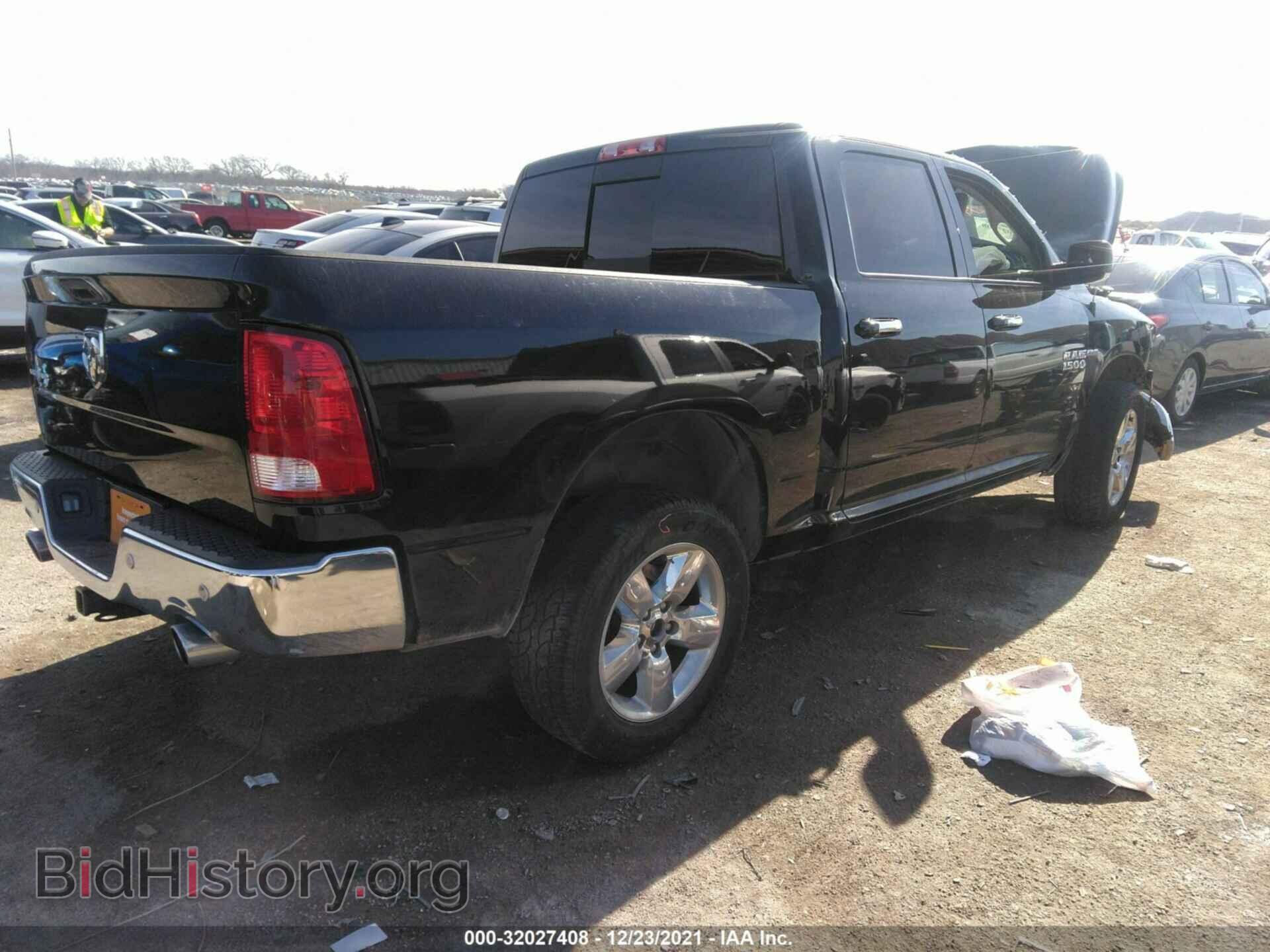 2017 RAM 1500 - VIN: 3C6RR6LT2HG721697 - Фото 4