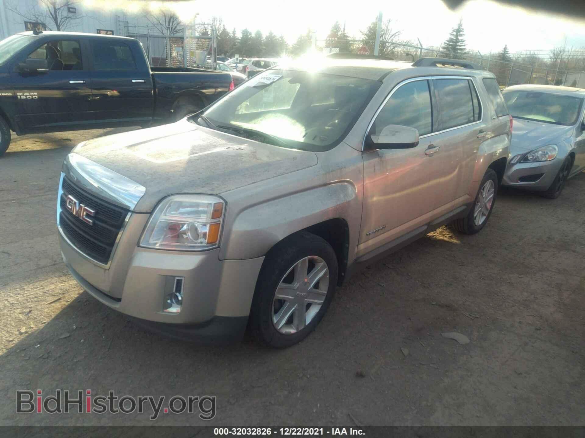 2011 GMC TERRAIN - VIN: 2CTALSEC5B6438246 - Фото 2