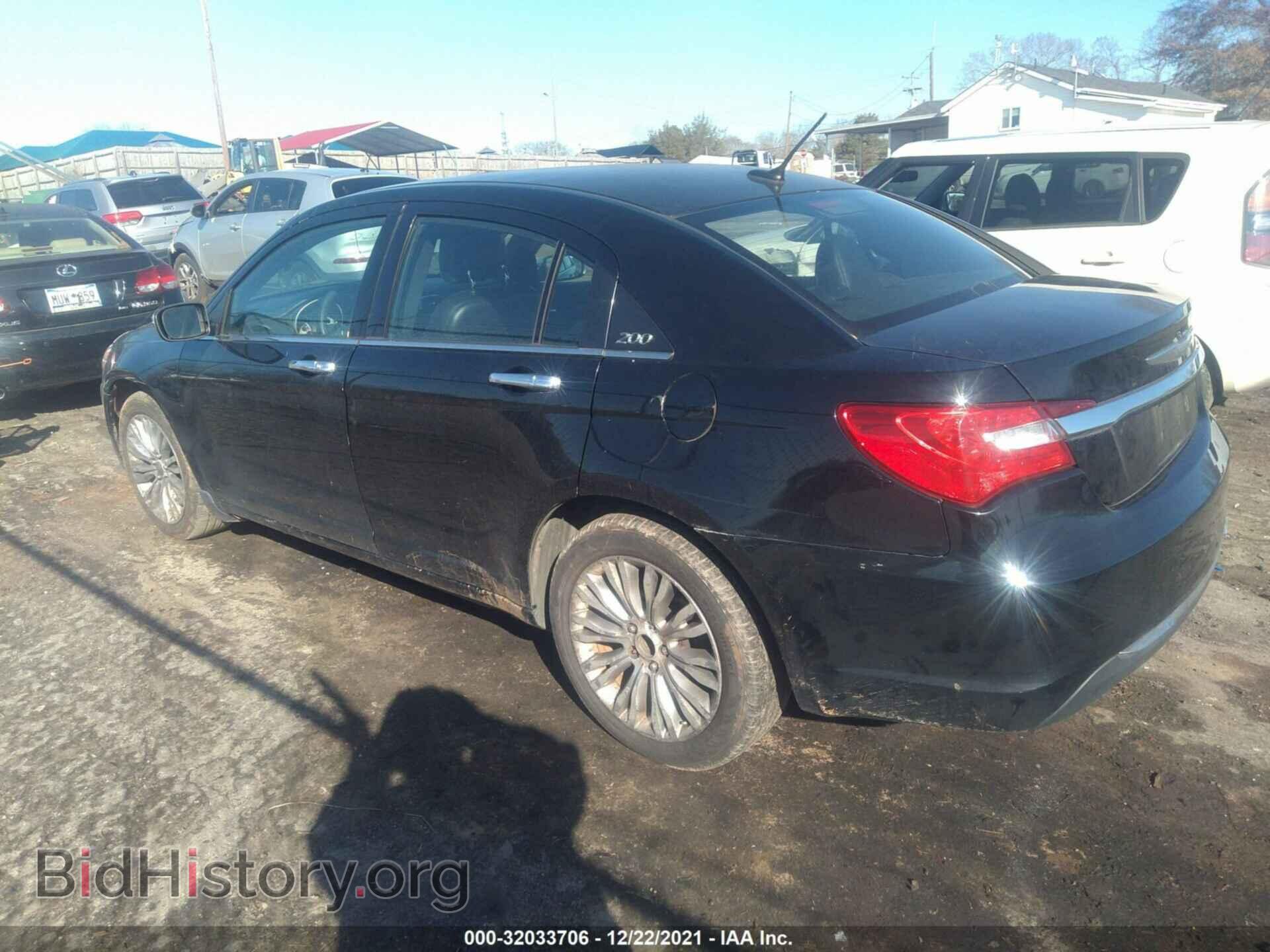 2011 CHRYSLER 200 - VIN: 1C3BC2FB9BN570559 - Фото 3