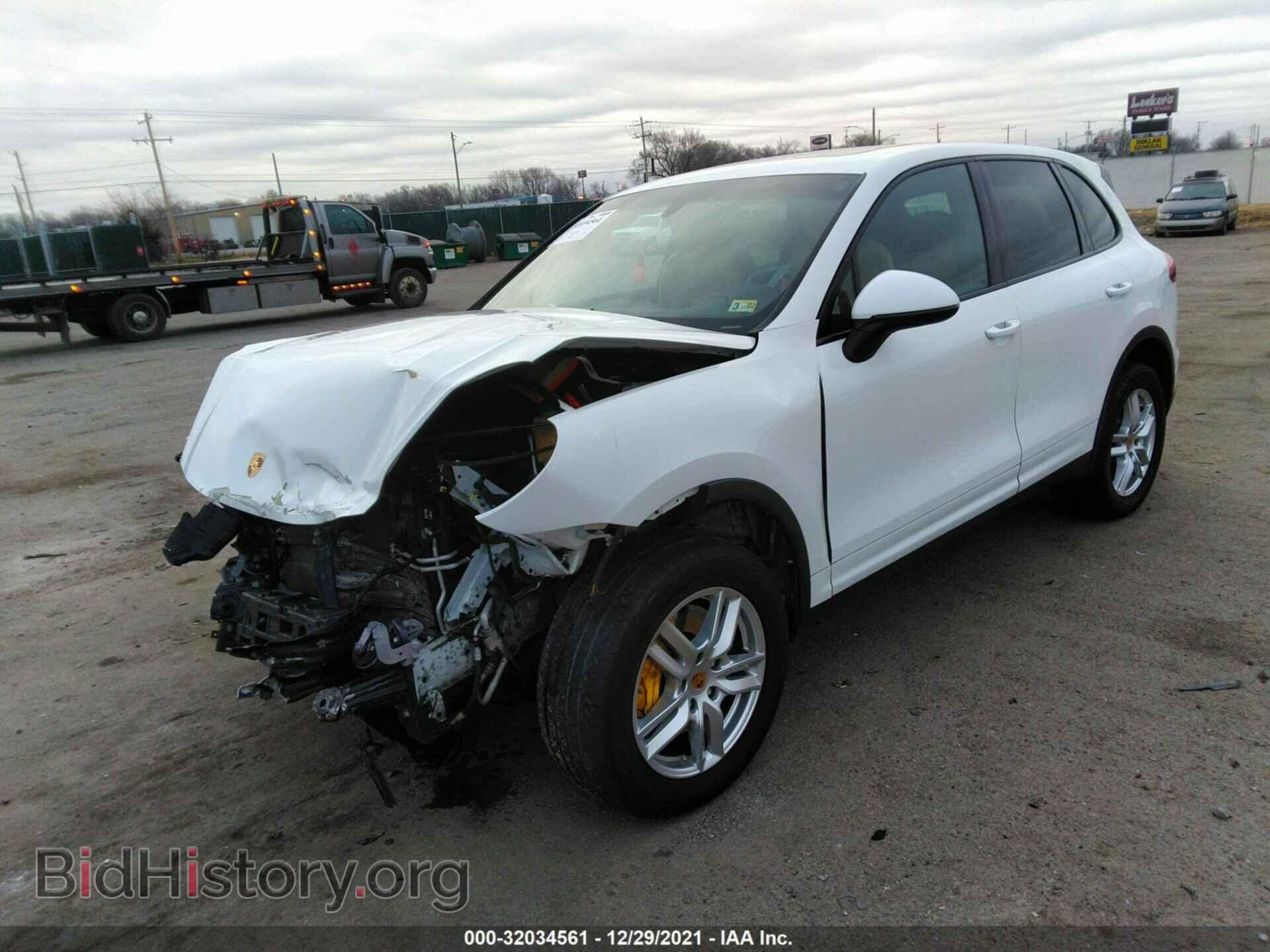 2016 PORSCHE CAYENNE - VIN: WP1AA2A20GLA05722 - Фото 2