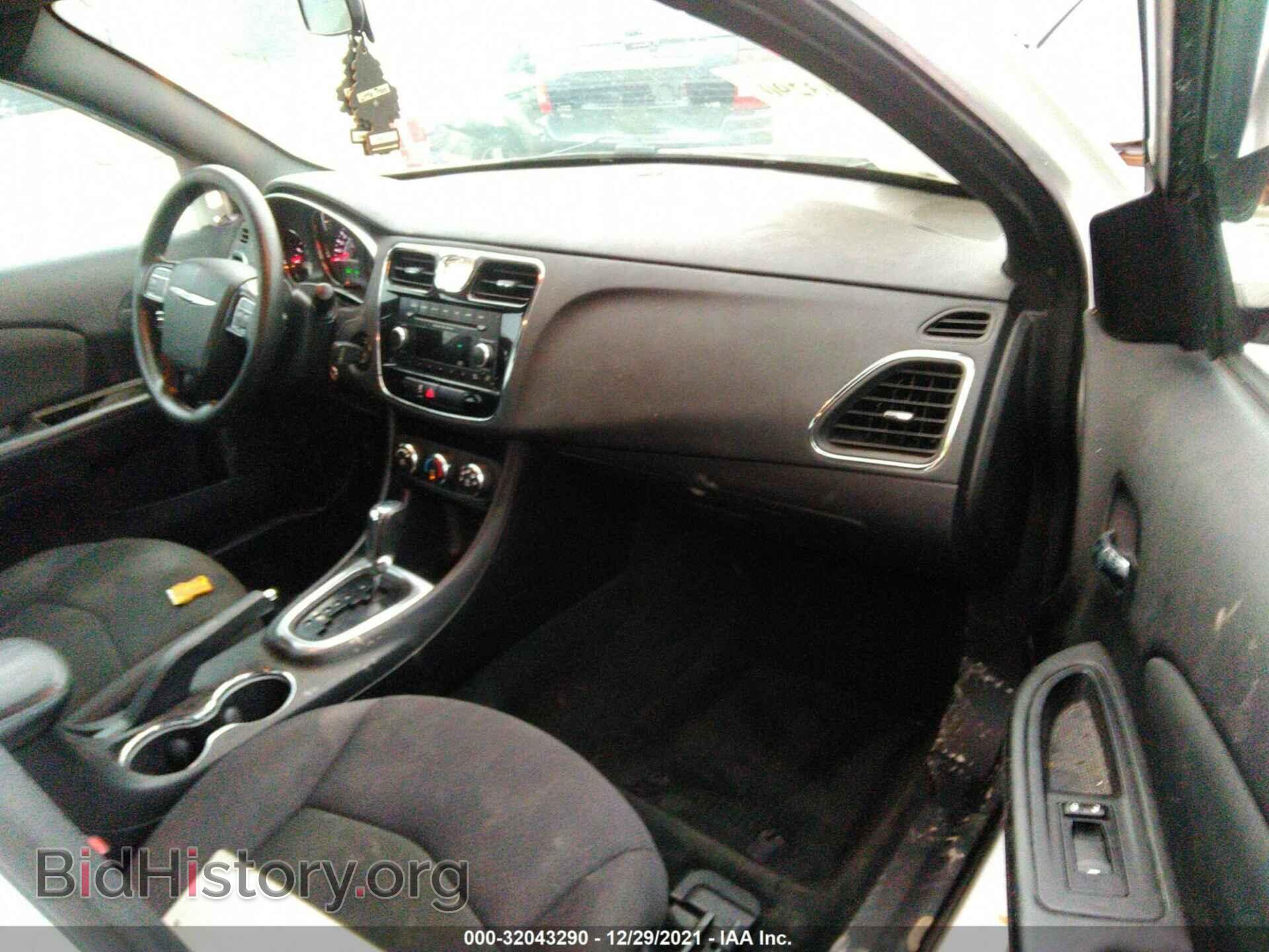 2012 CHRYSLER 200 - VIN: 1C3CCBAB2CN195952 - Фото 5