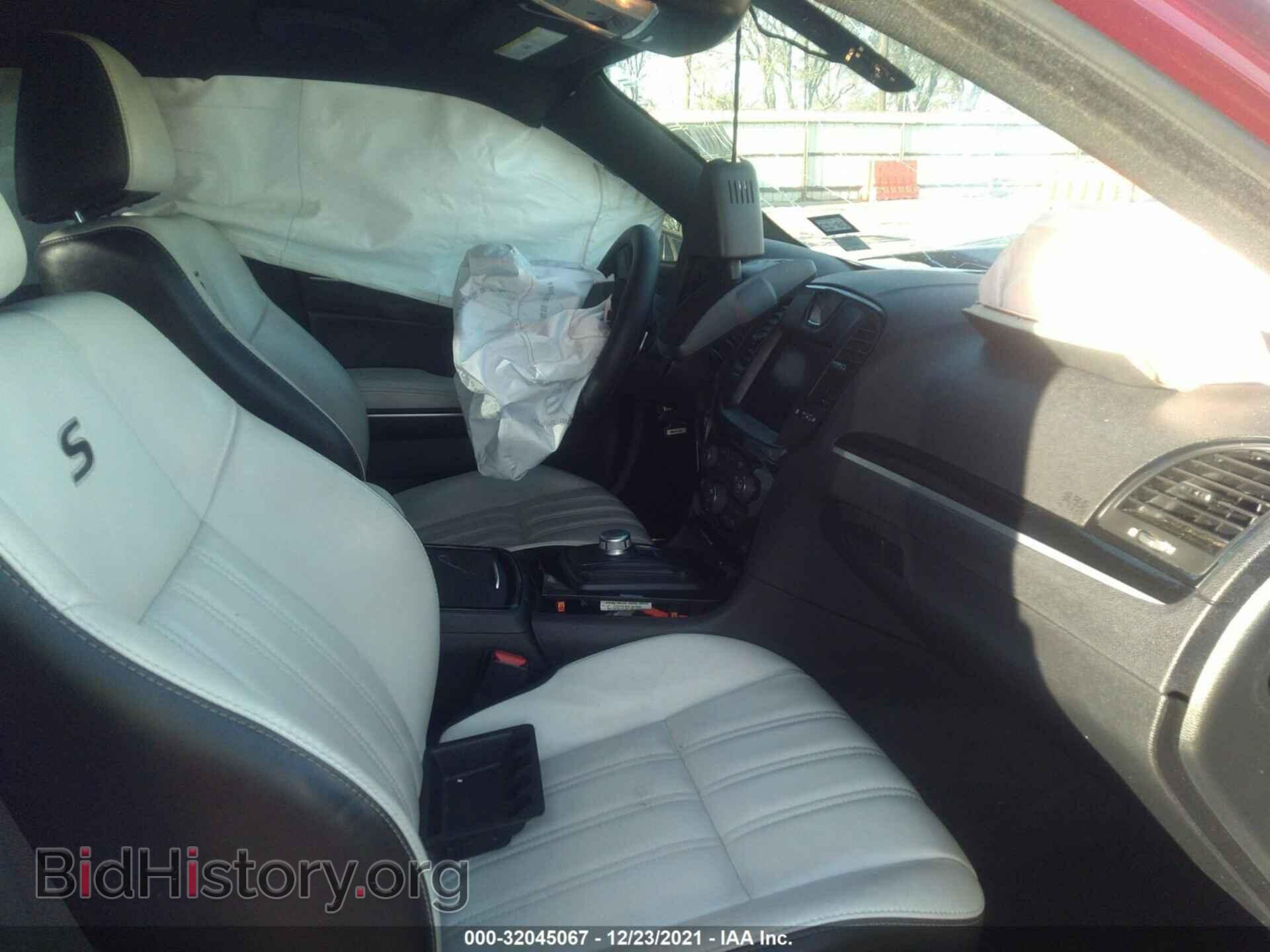 2019 CHRYSLER 300 - VIN: 2C3CCABG8KH533625 - Фото 5
