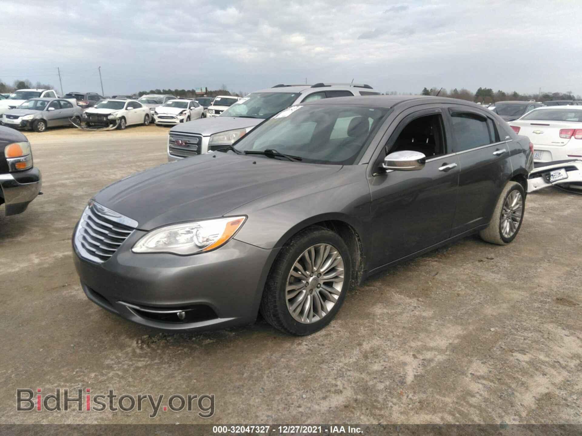 2013 CHRYSLER 200 - VIN: 1C3CCBCG3DN524068 - Фото 2