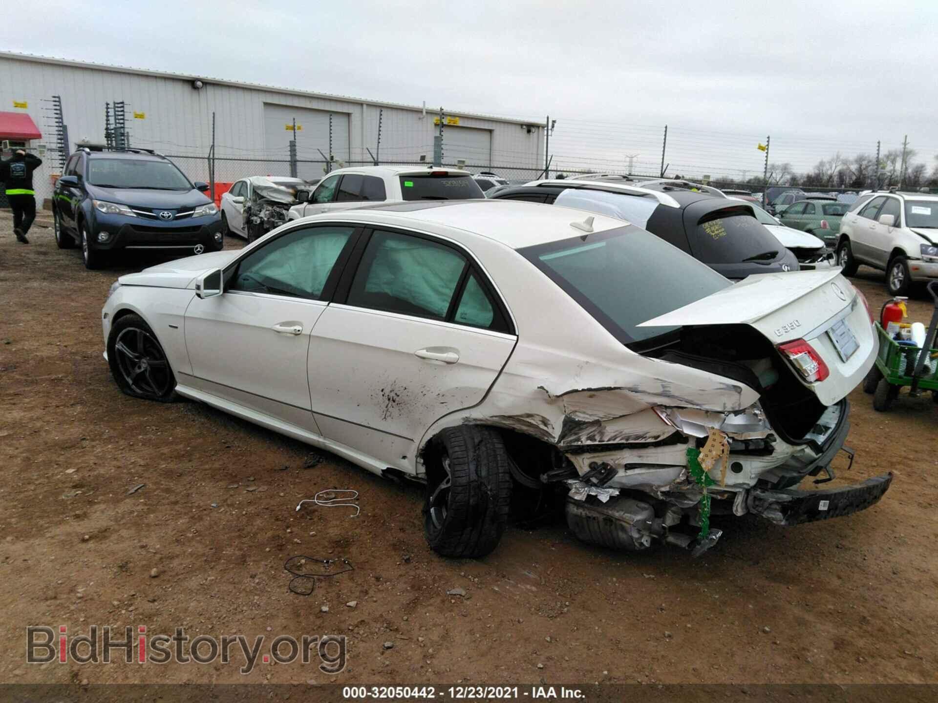 2012 MERCEDES-BENZ E-CLASS - VIN: WDDHF8JB2CA569582 - Фото 3