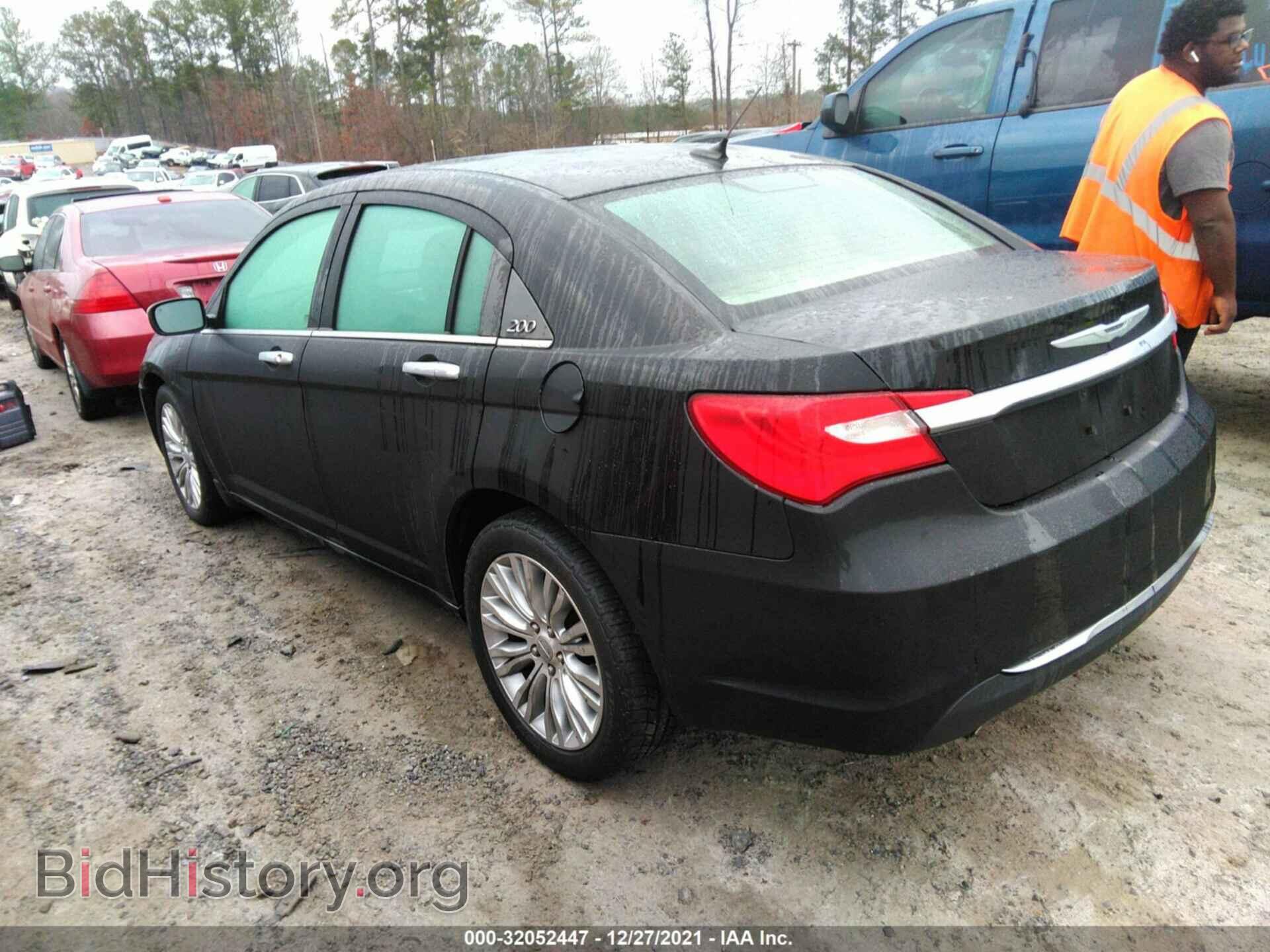2012 CHRYSLER 200 - VIN: 1C3CCBCG9CN139810 - Фото 3