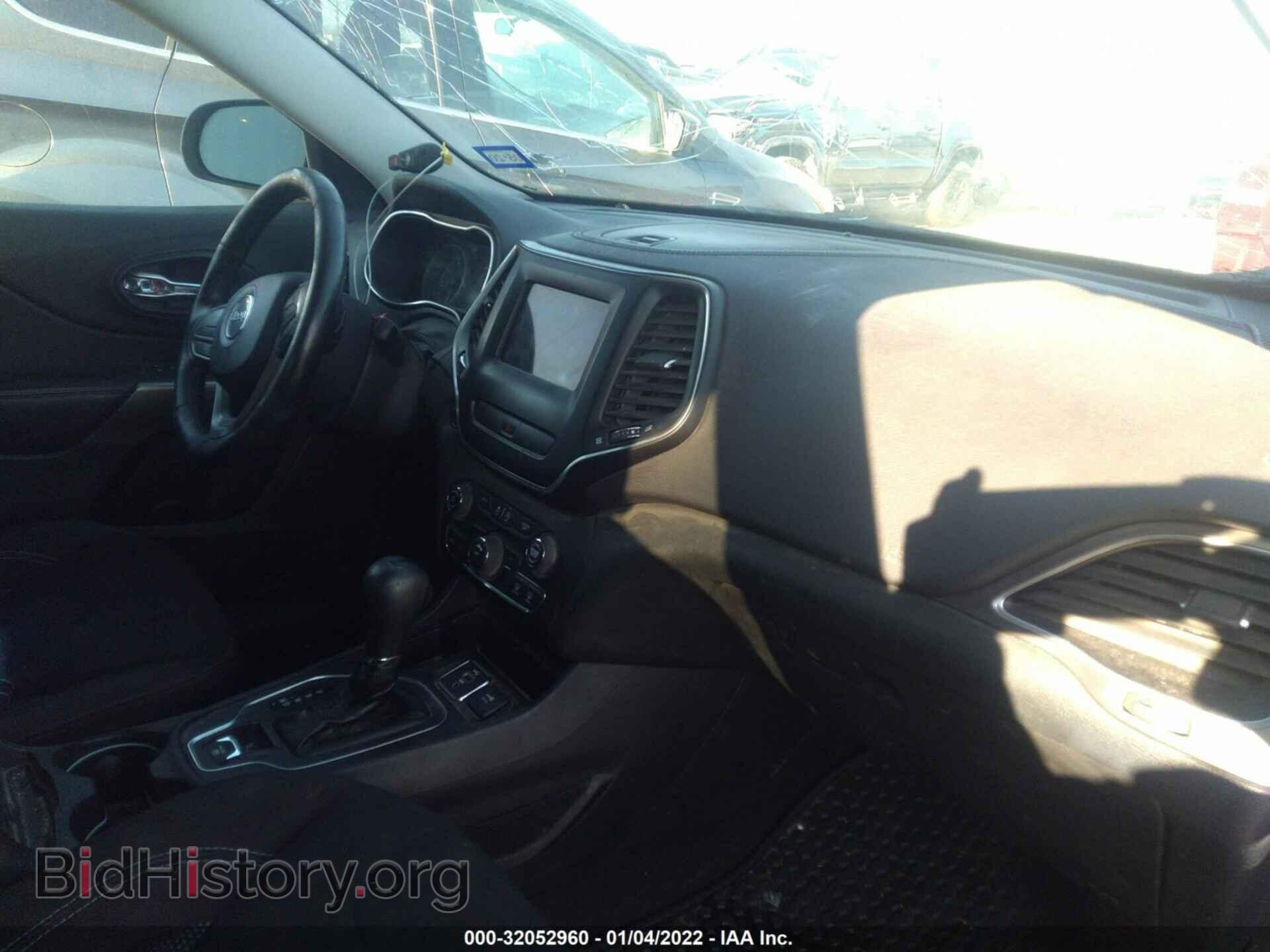 2019 JEEP CHEROKEE - VIN: 1C4PJLCB9KD108770 - Фото 5