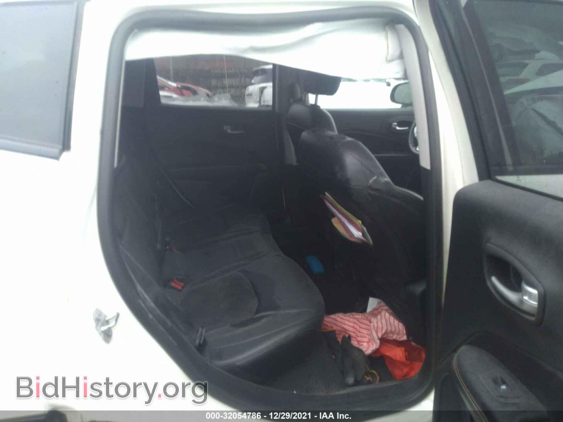 2017 JEEP COMPASS - VIN: 3C4NJDBB1HT674777 - Фото 8
