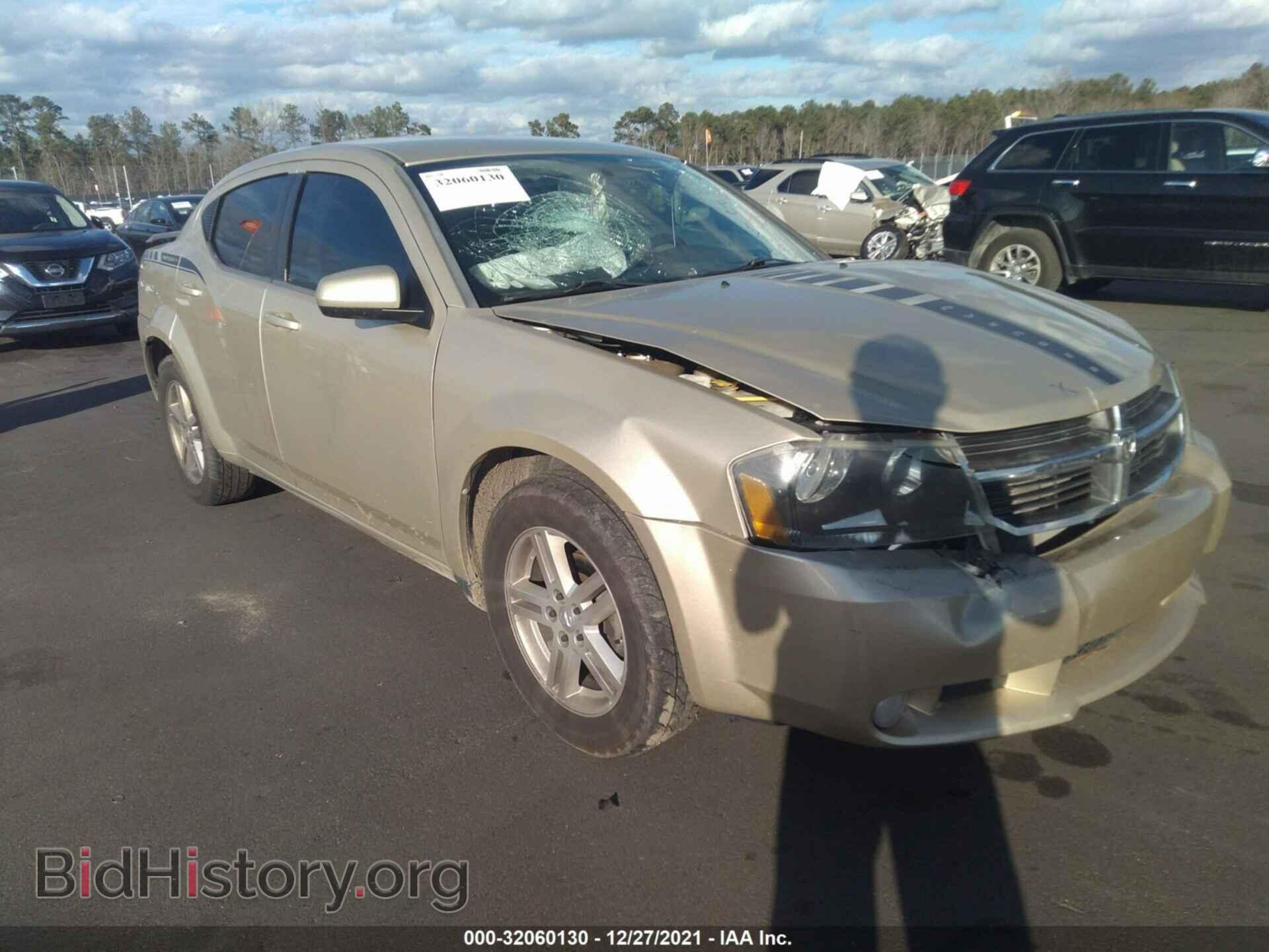 Фотография 1B3CC5FB2AN215492 - DODGE AVENGER 2010