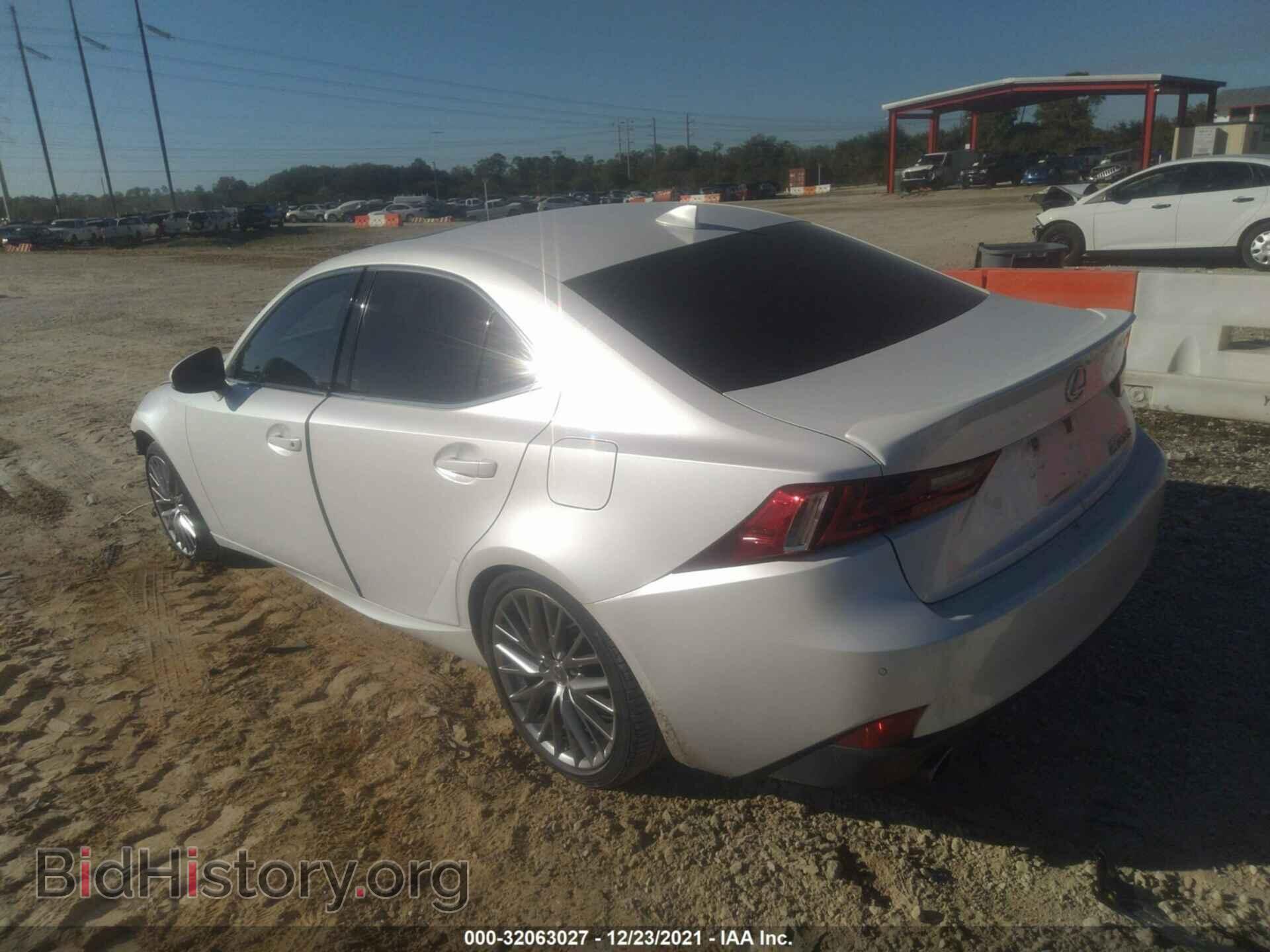 2016 LEXUS IS 200T - VIN: JTHBA1D24G5014938 - Фото 3
