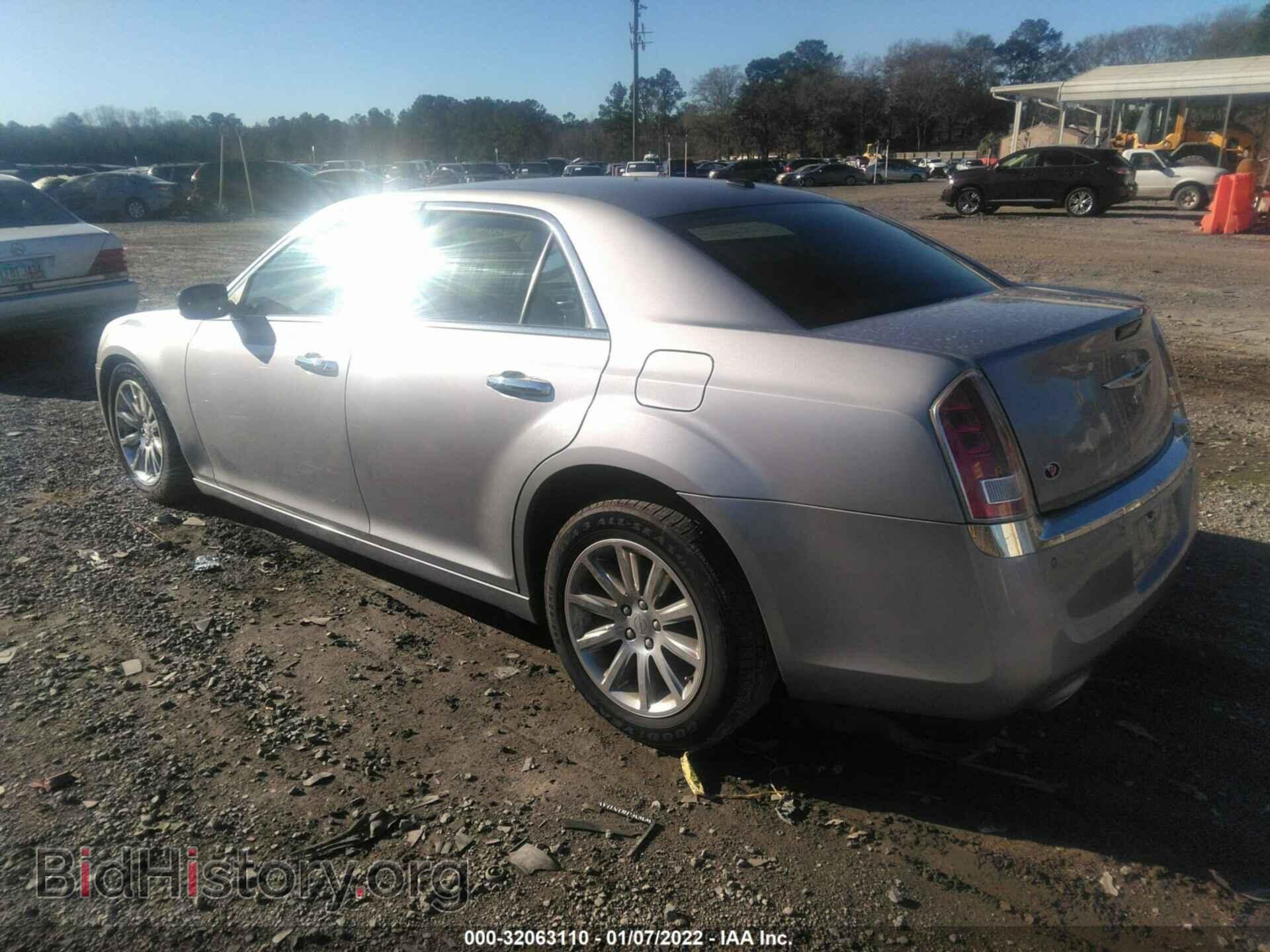 2011 CHRYSLER 300 - VIN: 2C3CA5CGXBH522203 - Фото 3