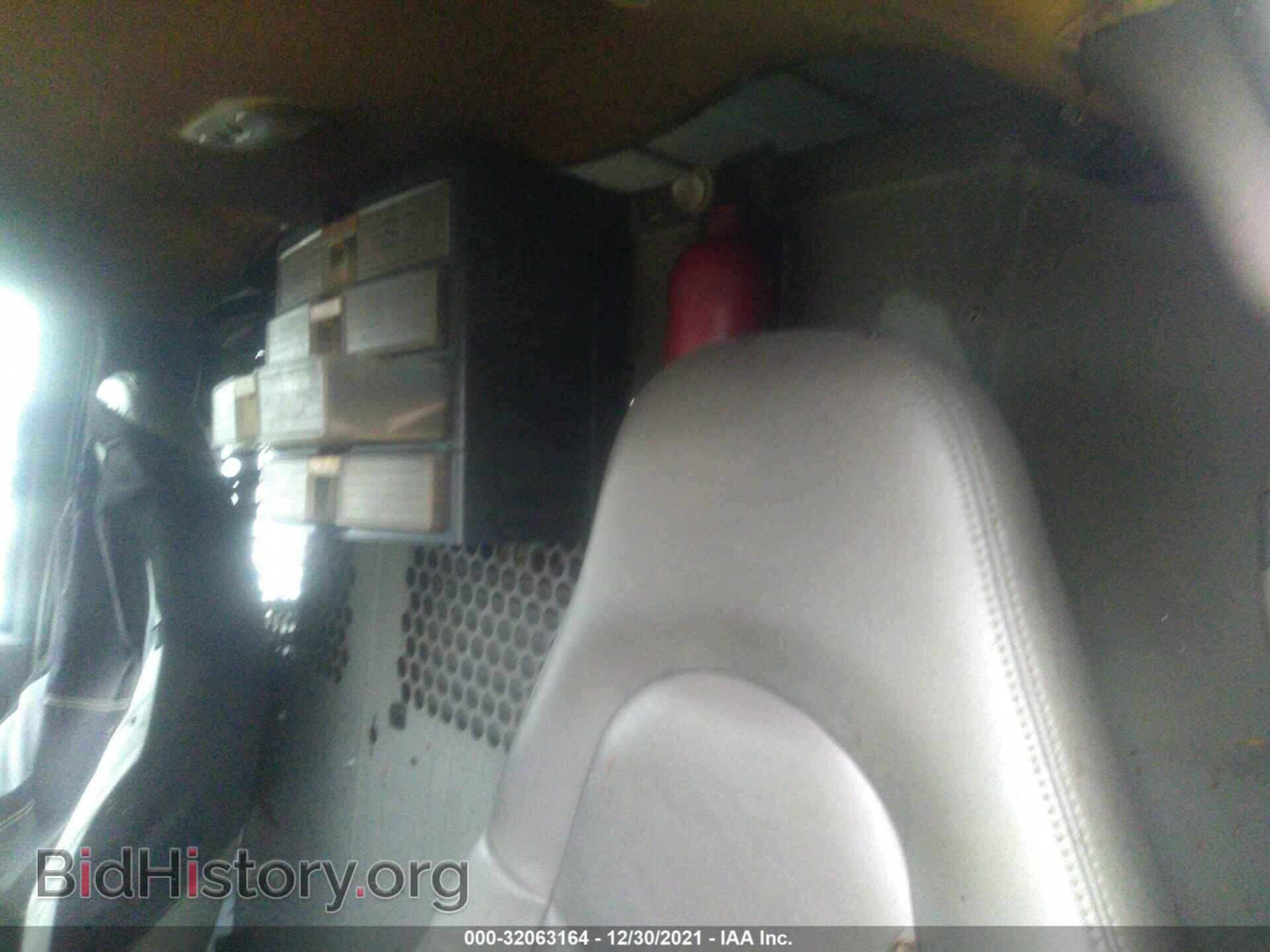 2006 CHEVROLET EXPRESS CARGO VAN - VIN: 1GCGG25V361247588 - Фото 8