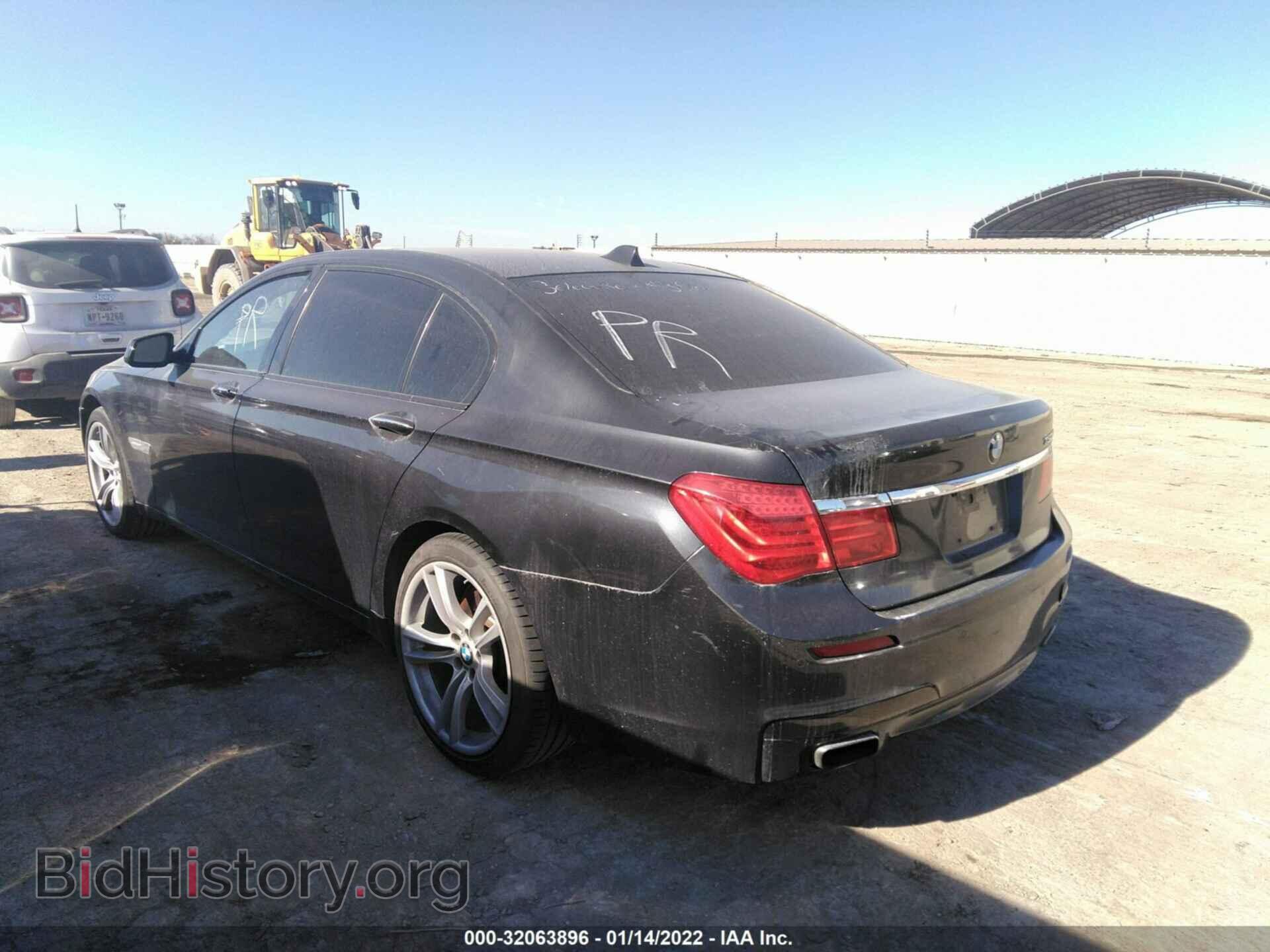 2012 BMW 7 SERIES - VIN: WBAKB8C59CC964458 - Фото 3