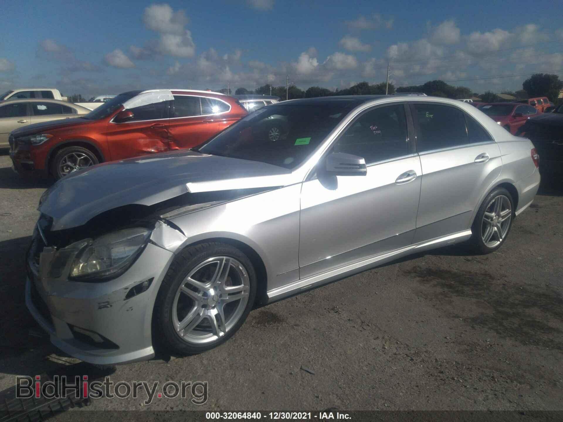 2011 MERCEDES-BENZ E-CLASS - VIN: WDDHF8HB1BA263610 - Фото 2
