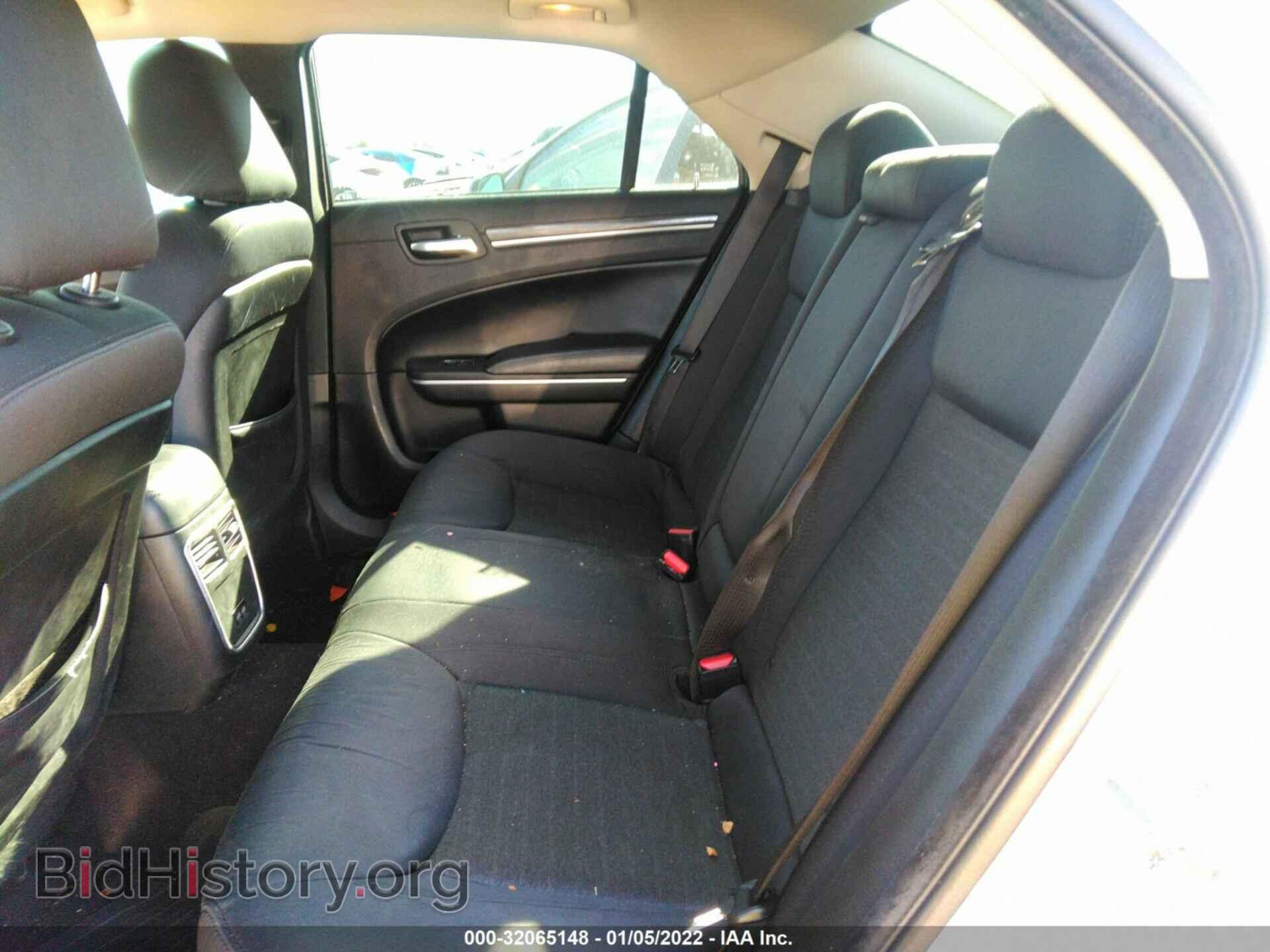 2019 CHRYSLER 300 - VIN: 2C3CCAAG3KH590087 - Фото 8