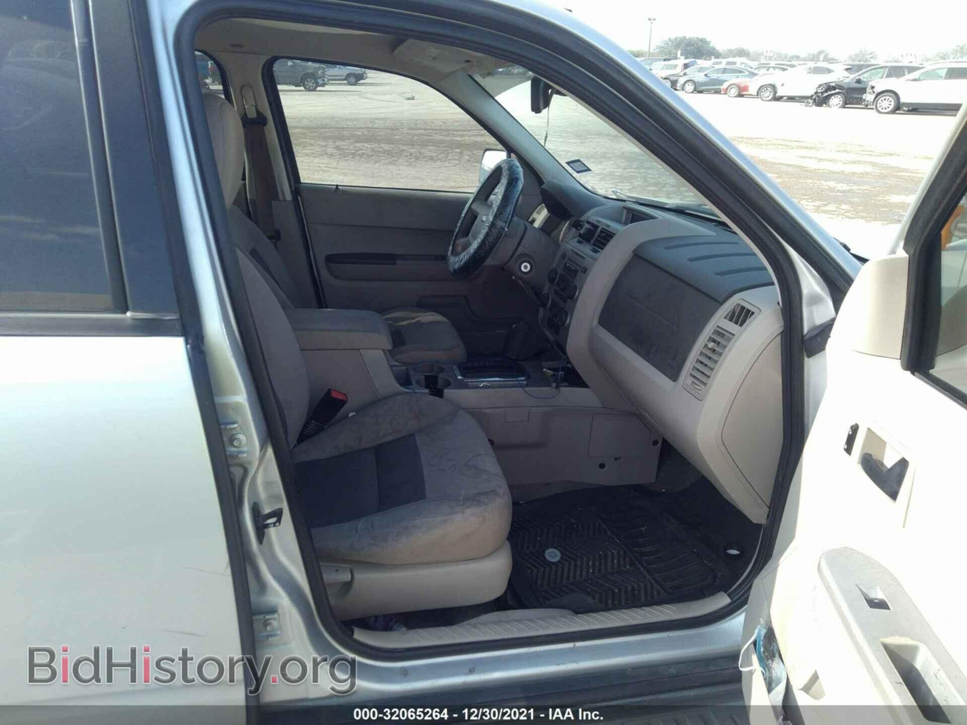 2008 FORD ESCAPE - VIN: 1FMCU03198KB49735 - Фото 5