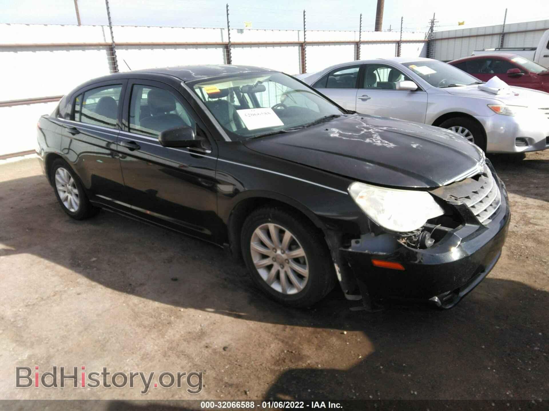 Photo 1C3CC5FB4AN219840 - CHRYSLER SEBRING 2010