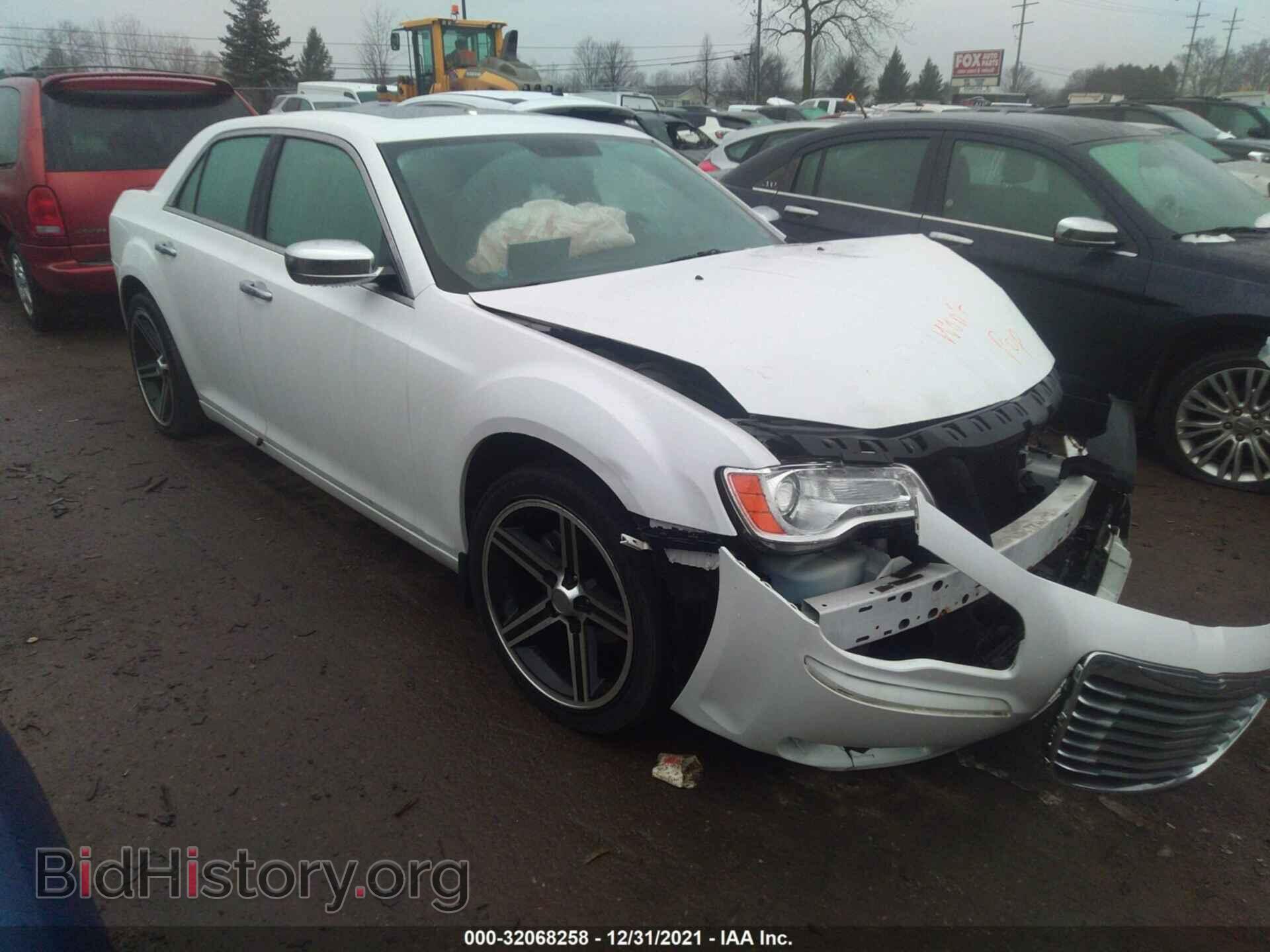 Фотография 2C3CCACG7CH209372 - CHRYSLER 300 2012