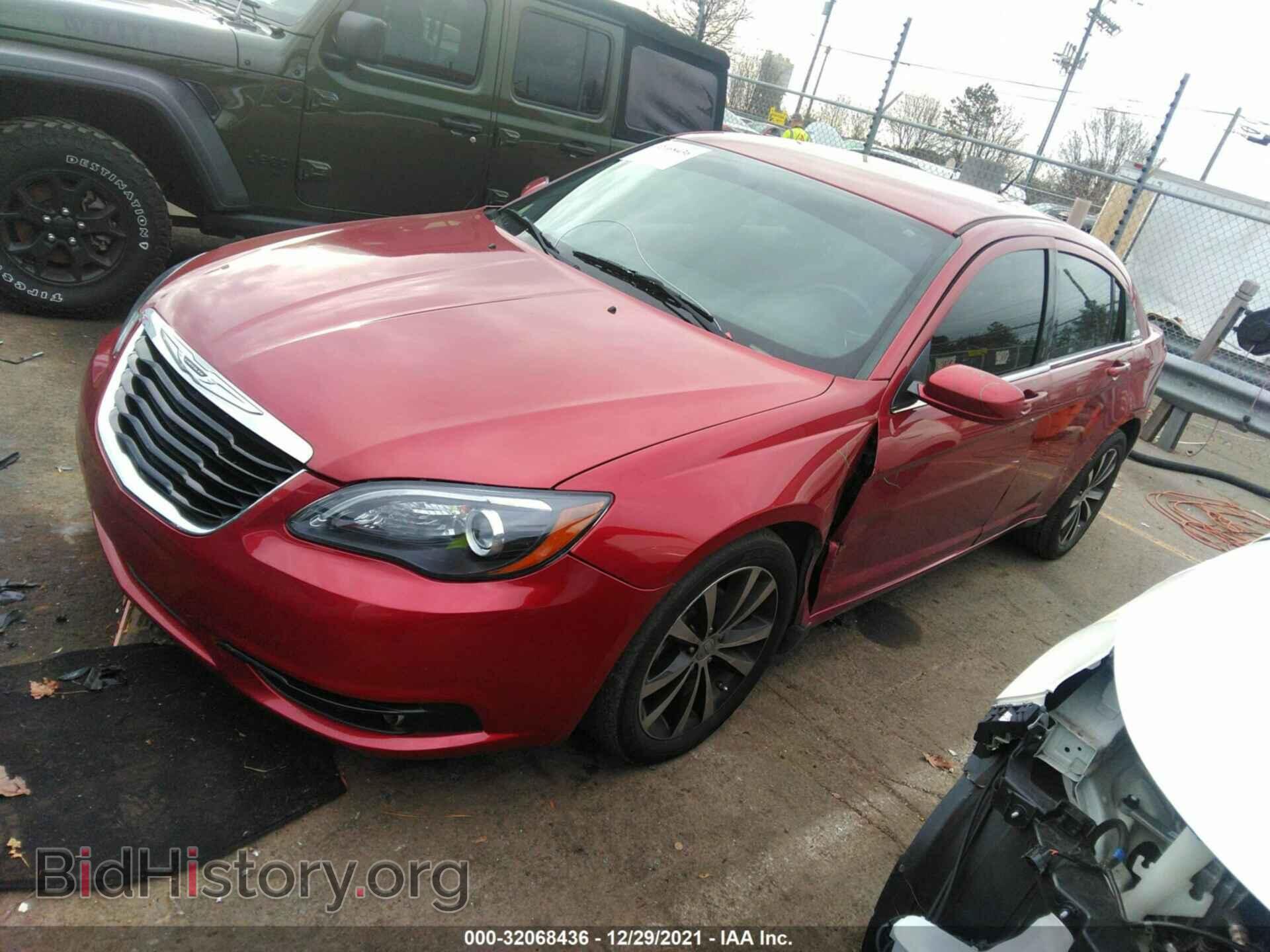 2014 CHRYSLER 200 - VIN: 1C3CCBBG2EN120536 - Фото 2