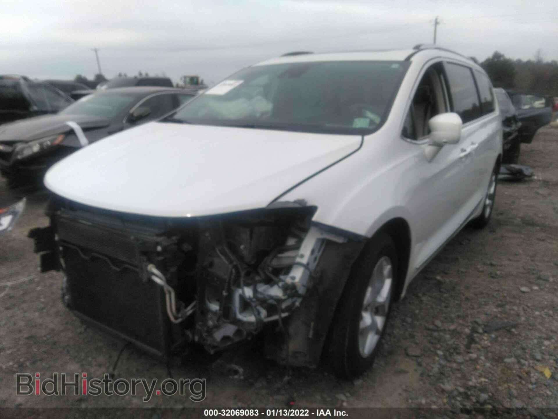 2018 CHRYSLER PACIFICA - VIN: 2C4RC1EG2JR112624 - Photo 2
