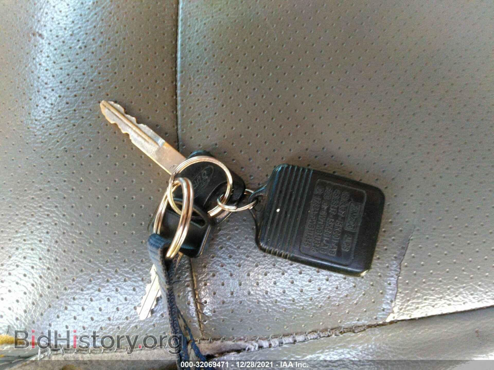 2010 FORD ECONOLINE CARGO VAN - VIN: 1FTNE2EW8ADA76754 - Фото 11