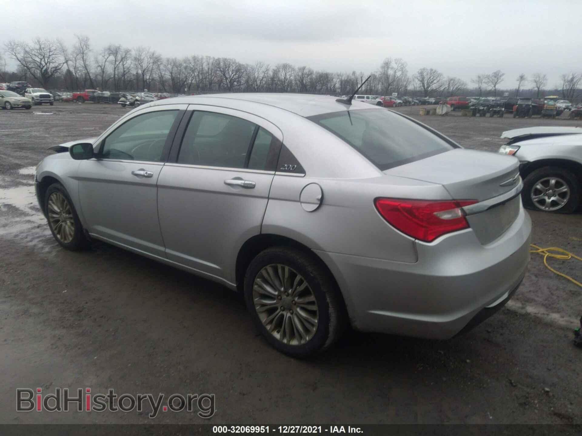 2011 CHRYSLER 200 - VIN: 1C3BC2FB3BN581654 - Фото 3