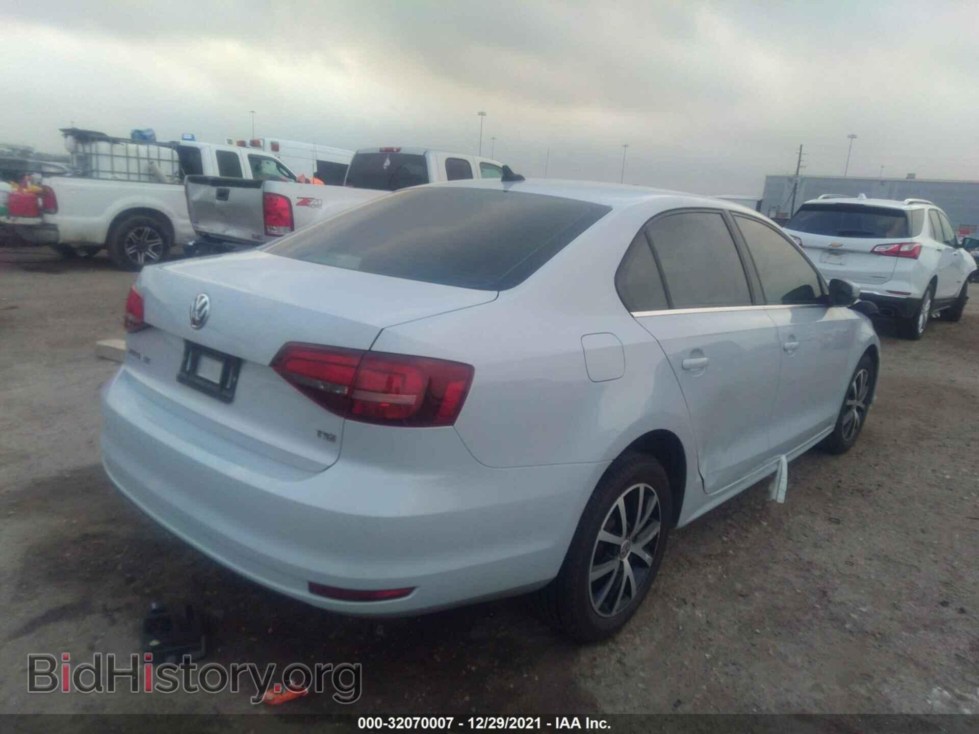 2017 VOLKSWAGEN JETTA - VIN: 3VWDB7AJ1HM363330 - Фото 4