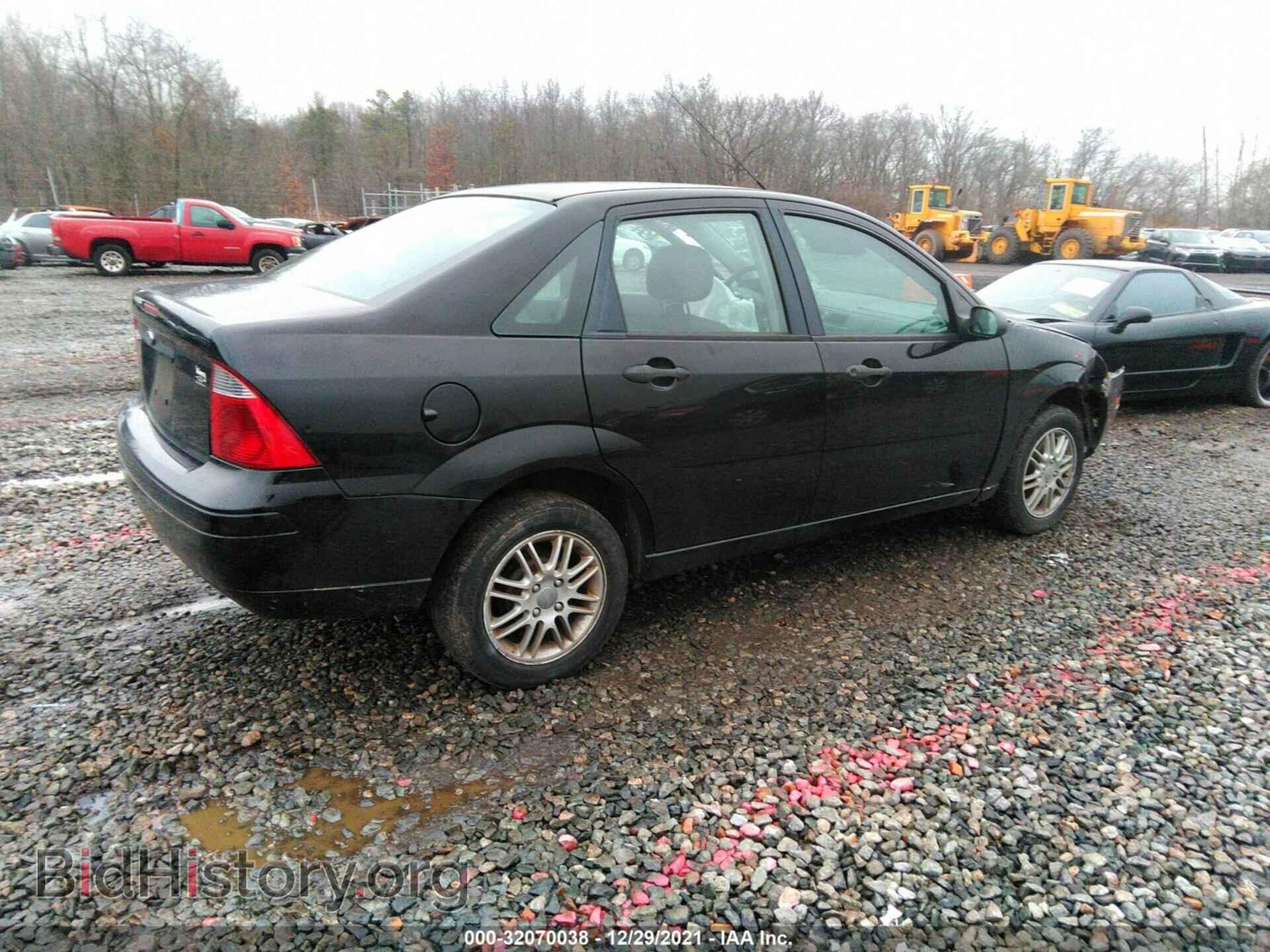 2007 FORD FOCUS - VIN: 1FAFP34N67W159003 - Фото 4