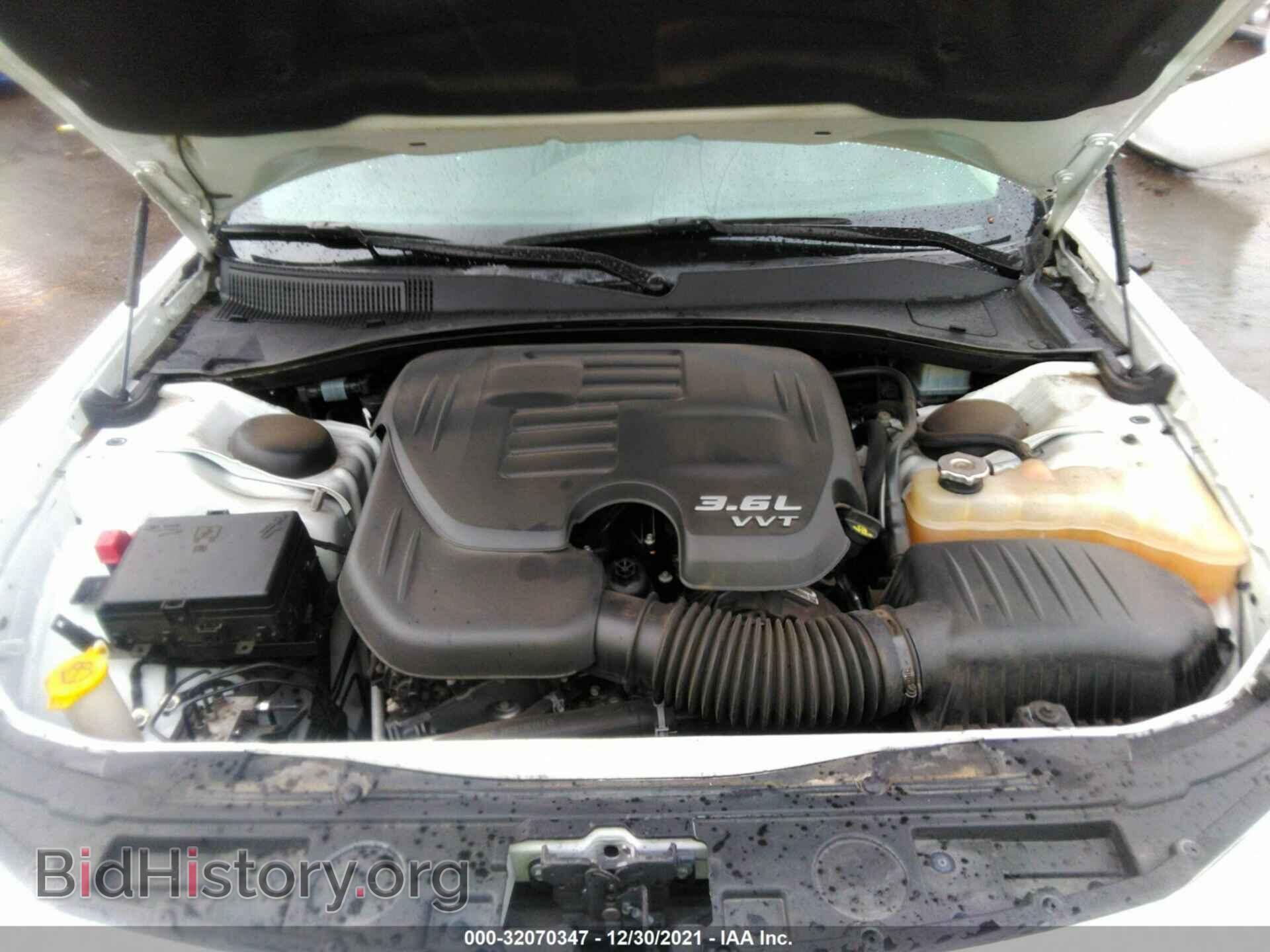 2019 CHRYSLER 300 - VIN: 2C3CCAAGXKH679221 - Фото 10