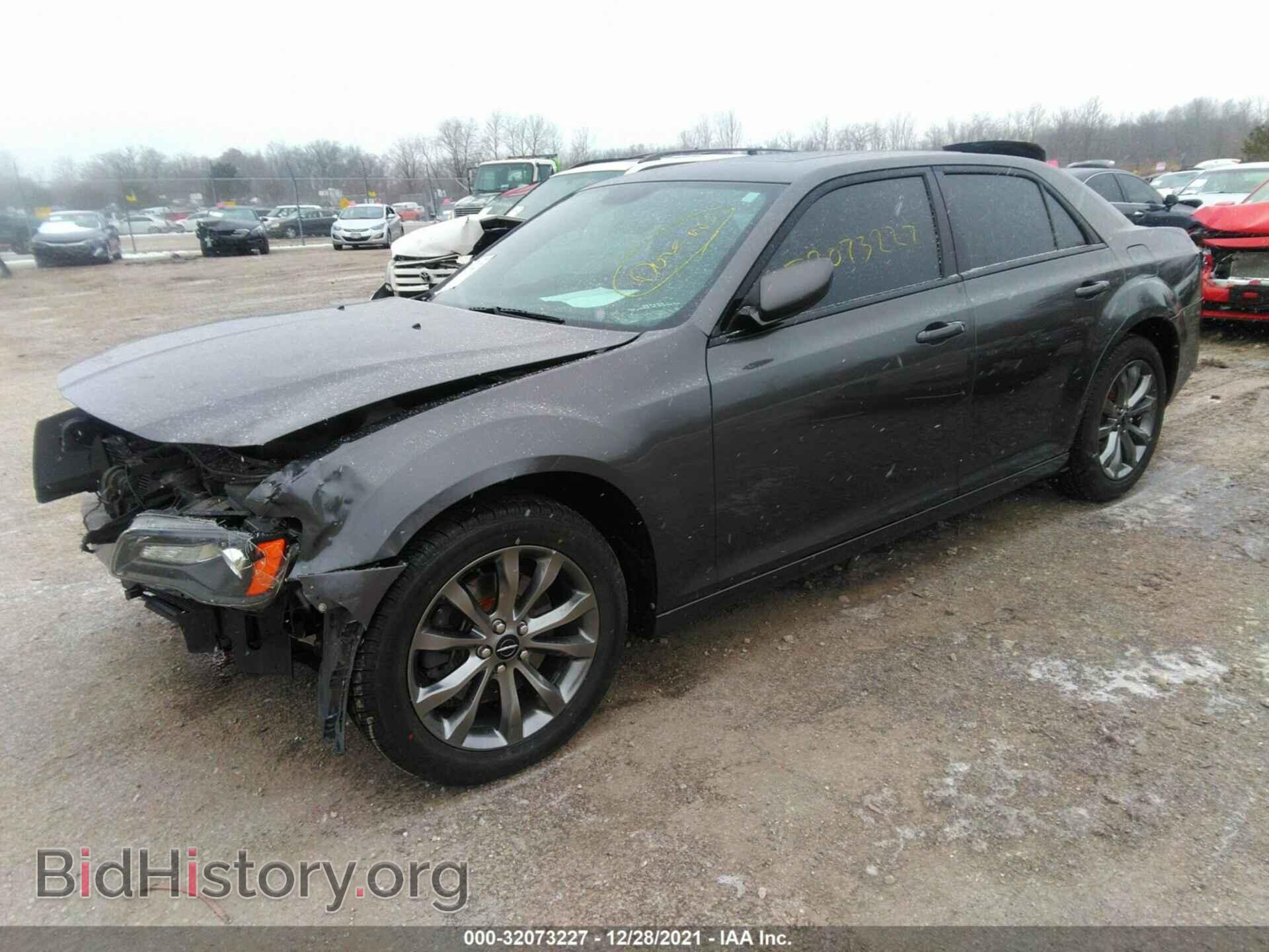 2014 CHRYSLER 300 - VIN: 2C3CCAGG6EH311775 - Фото 2