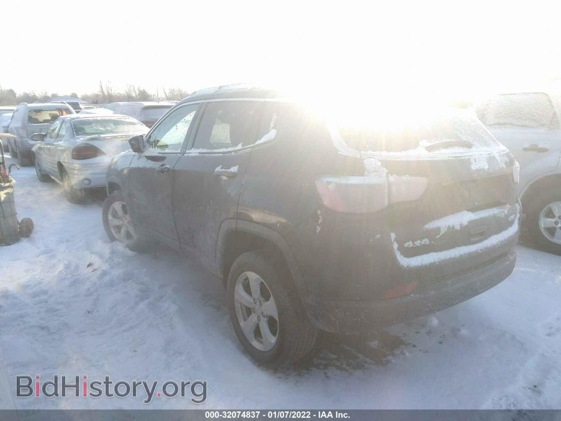 2019 JEEP COMPASS - VIN: 3C4NJDBB0KT592756 - Фото 3