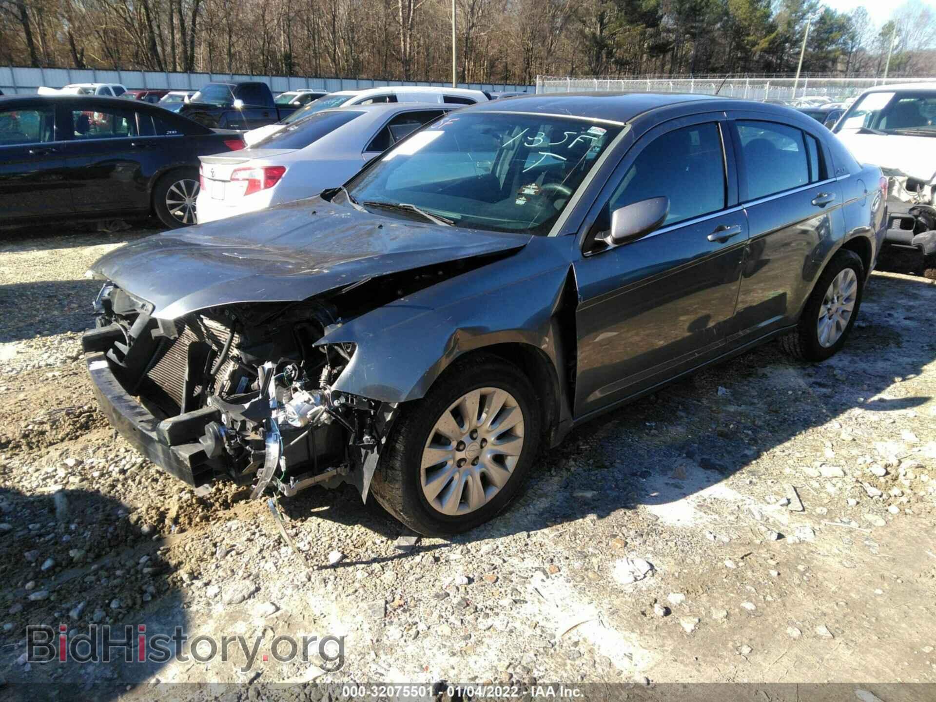 2012 CHRYSLER 200 - VIN: 1C3CCBAB2CN296084 - Photo 2