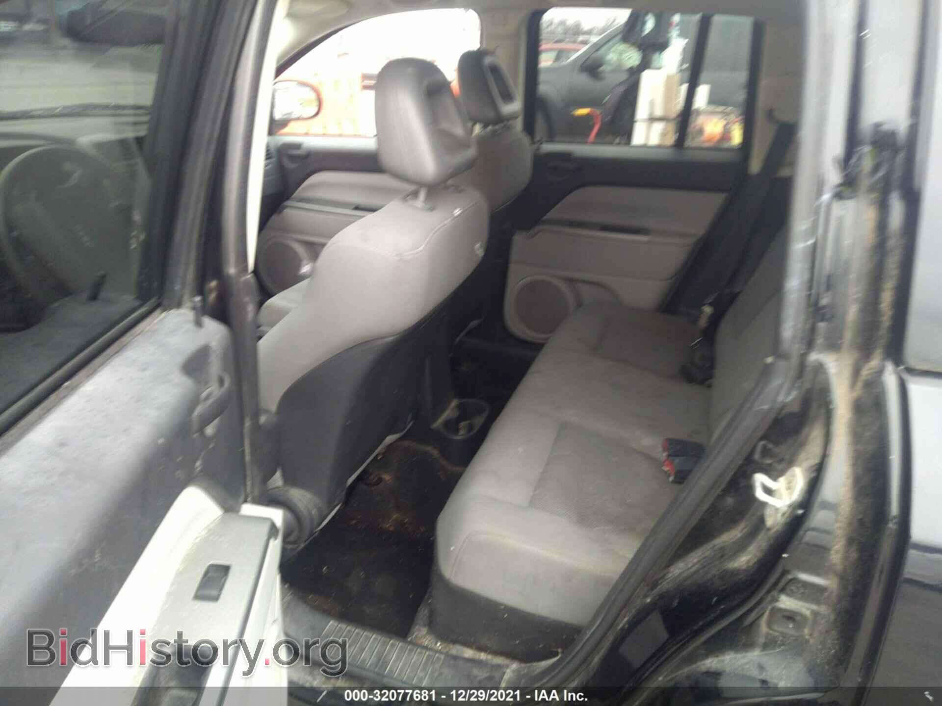 2007 JEEP COMPASS - VIN: 1J8FF47WX7D266857 - Фото 8