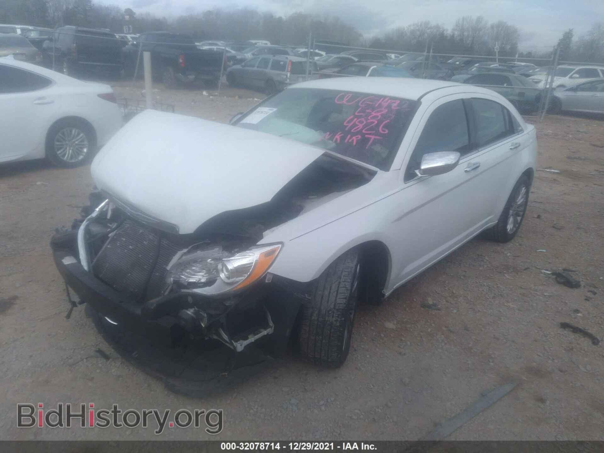 2013 CHRYSLER 200 - VIN: 1C3CCBCG5DN574826 - Фото 2