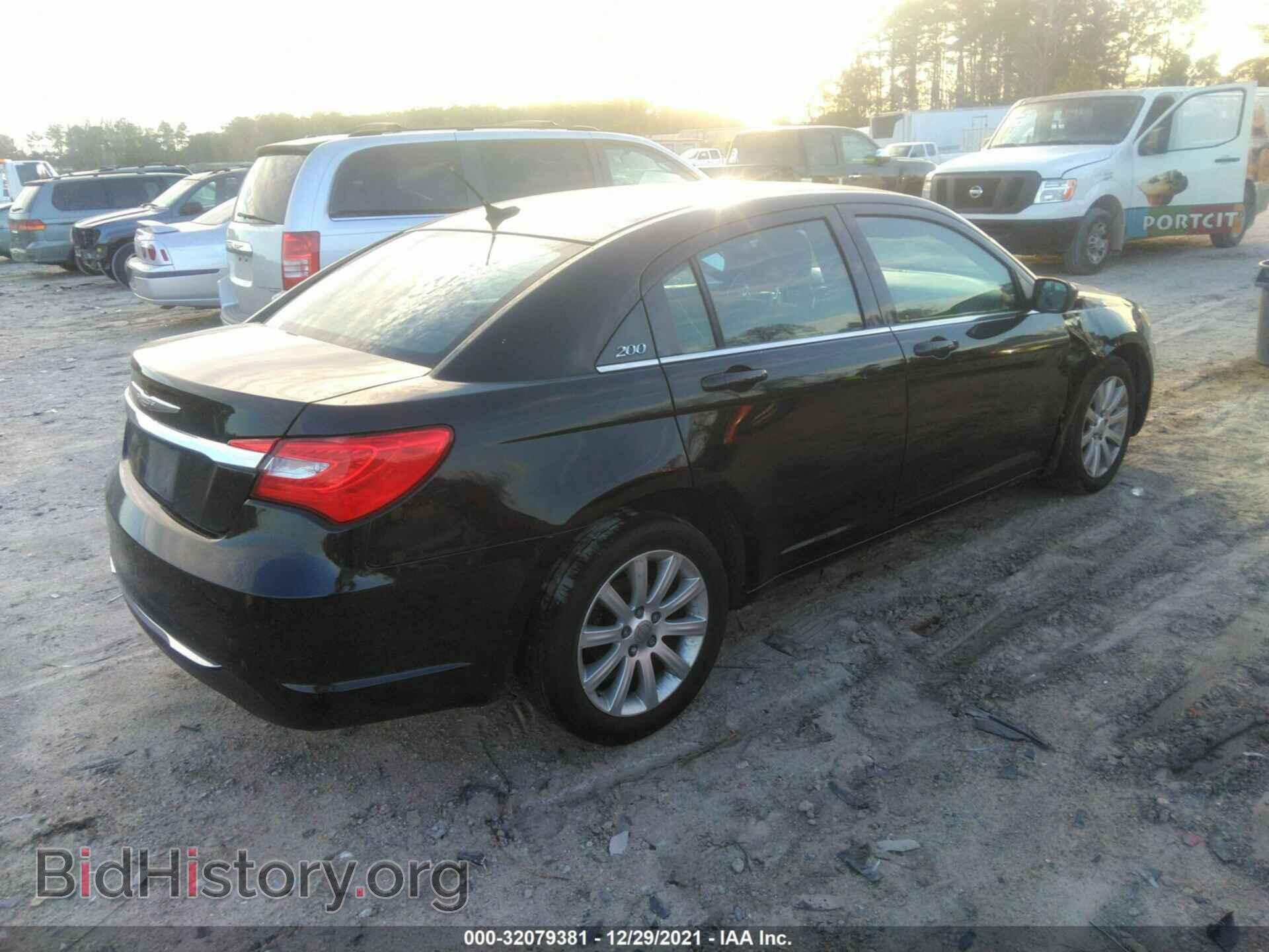 2014 CHRYSLER 200 - VIN: 1C3CCBBG2EN106295 - Photo 4