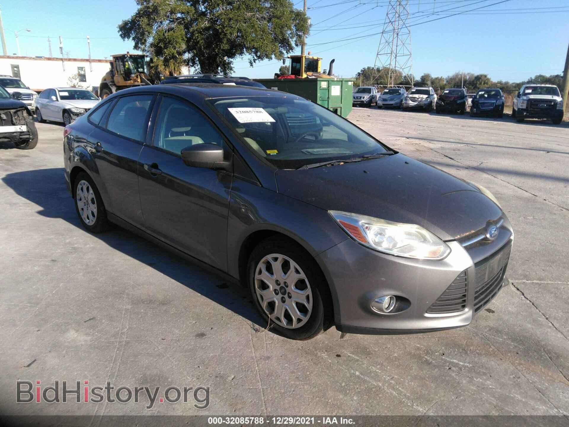 Photo 1FAHP3F28CL229365 - FORD FOCUS 2012