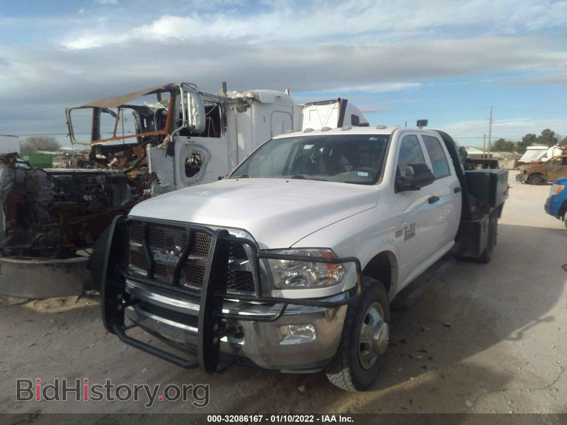 2018 RAM 3500 CHASSIS CAB - VIN: 3C7WRTCJ7JG201514 - Photo 2