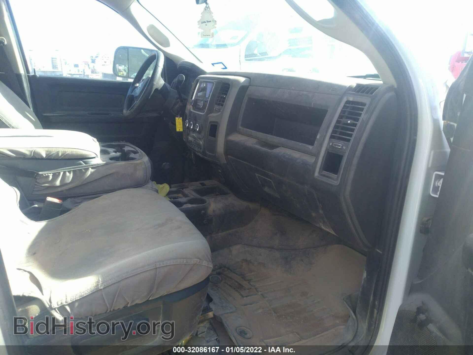 2018 RAM 3500 CHASSIS CAB - VIN: 3C7WRTCJ7JG201514 - Photo 5