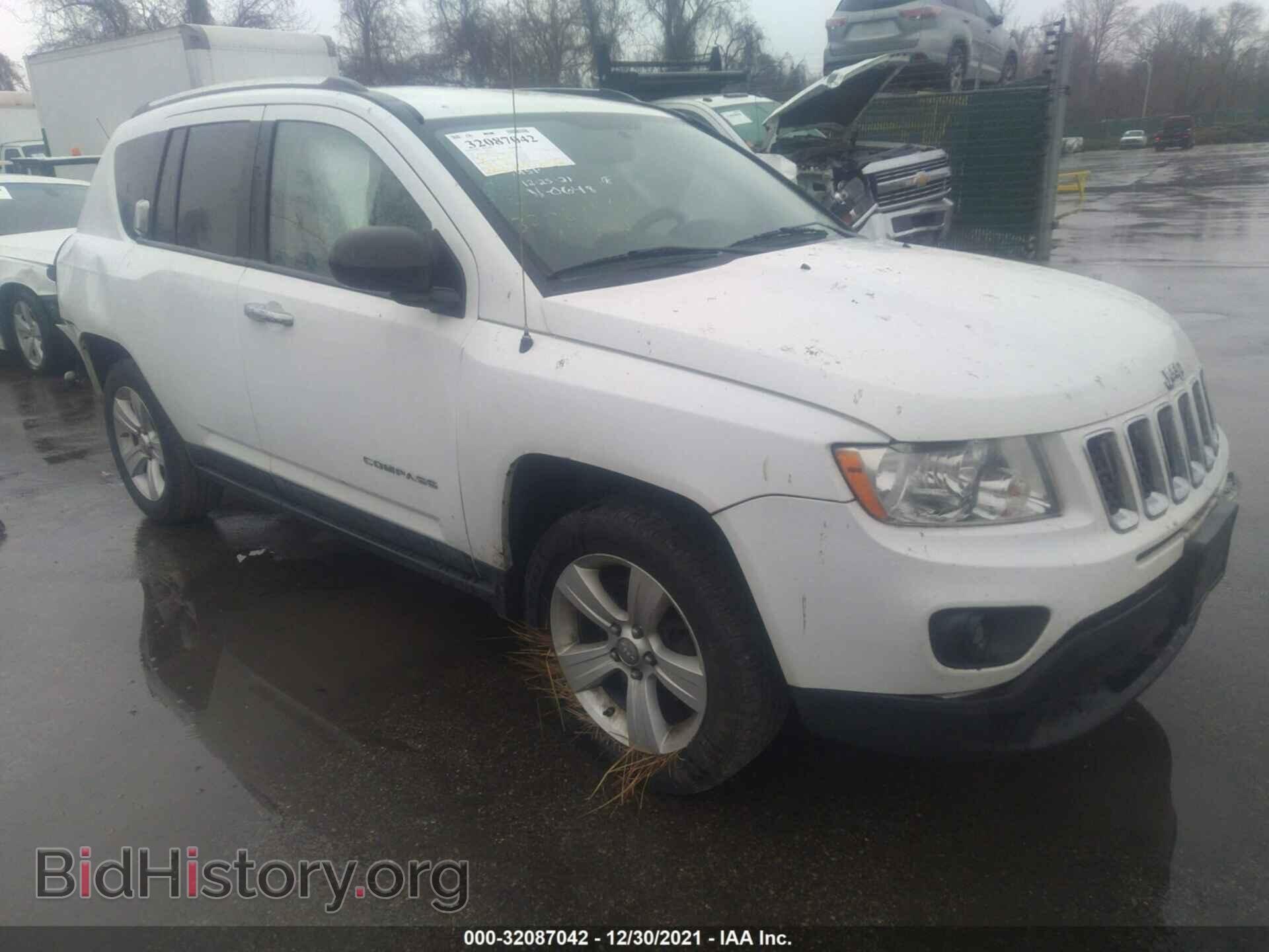 Photo 1J4NT1FB9BD170648 - JEEP COMPASS 2011