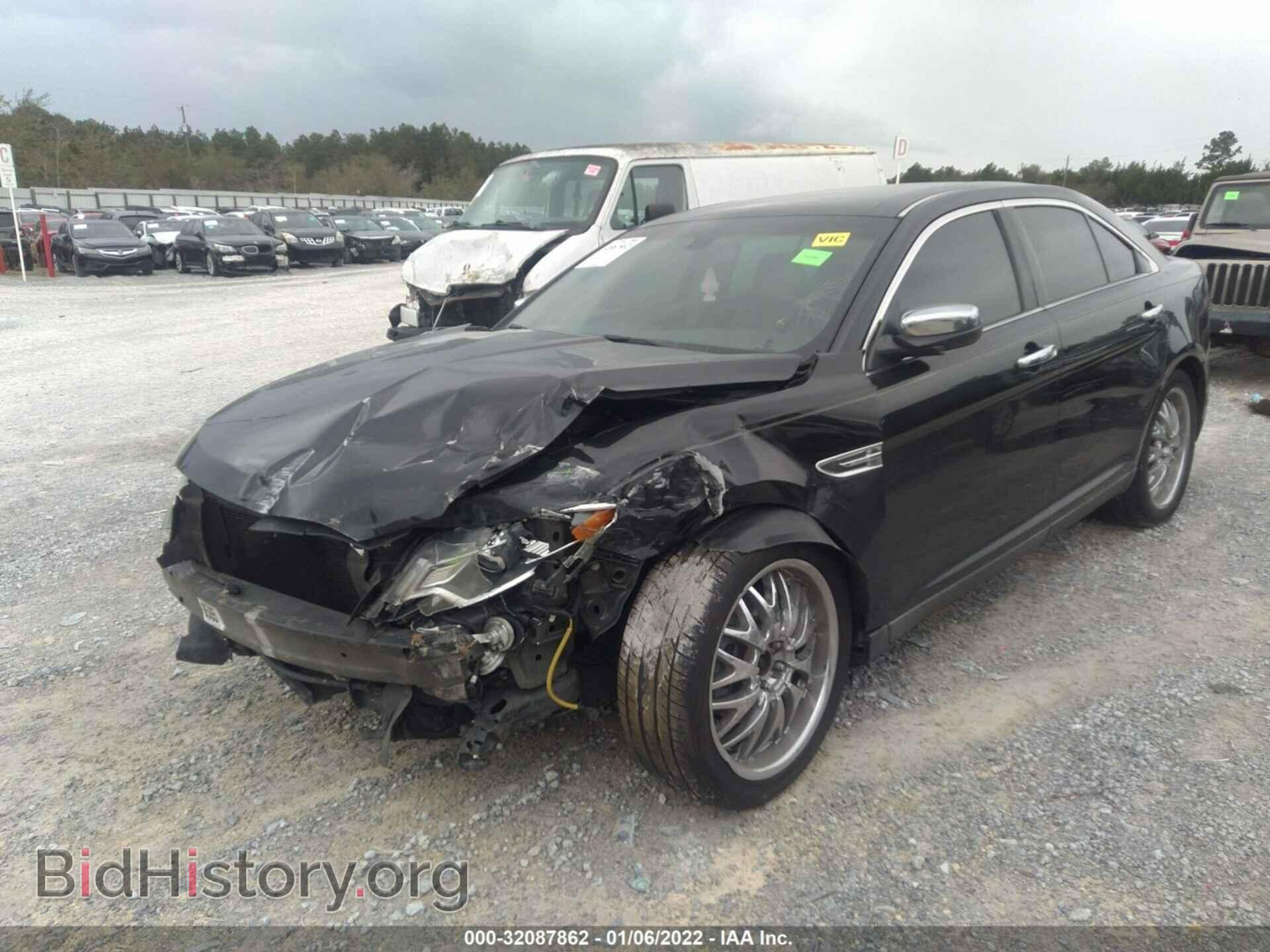 2011 FORD TAURUS - VIN: 1FAHP2FW2BG153355 - Фото 2