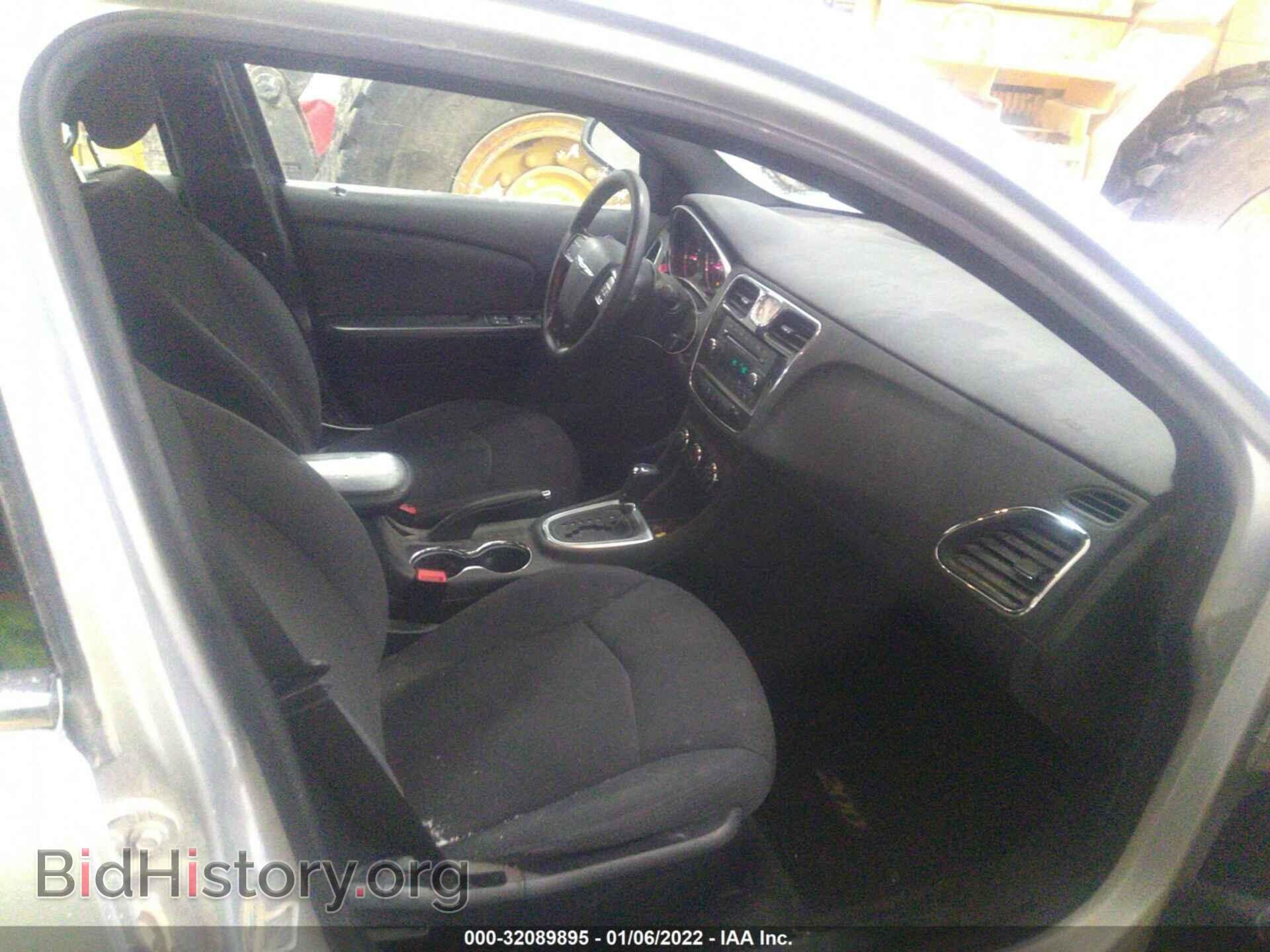 2012 CHRYSLER 200 - VIN: 1C3CCBAB4CN318568 - Фото 5