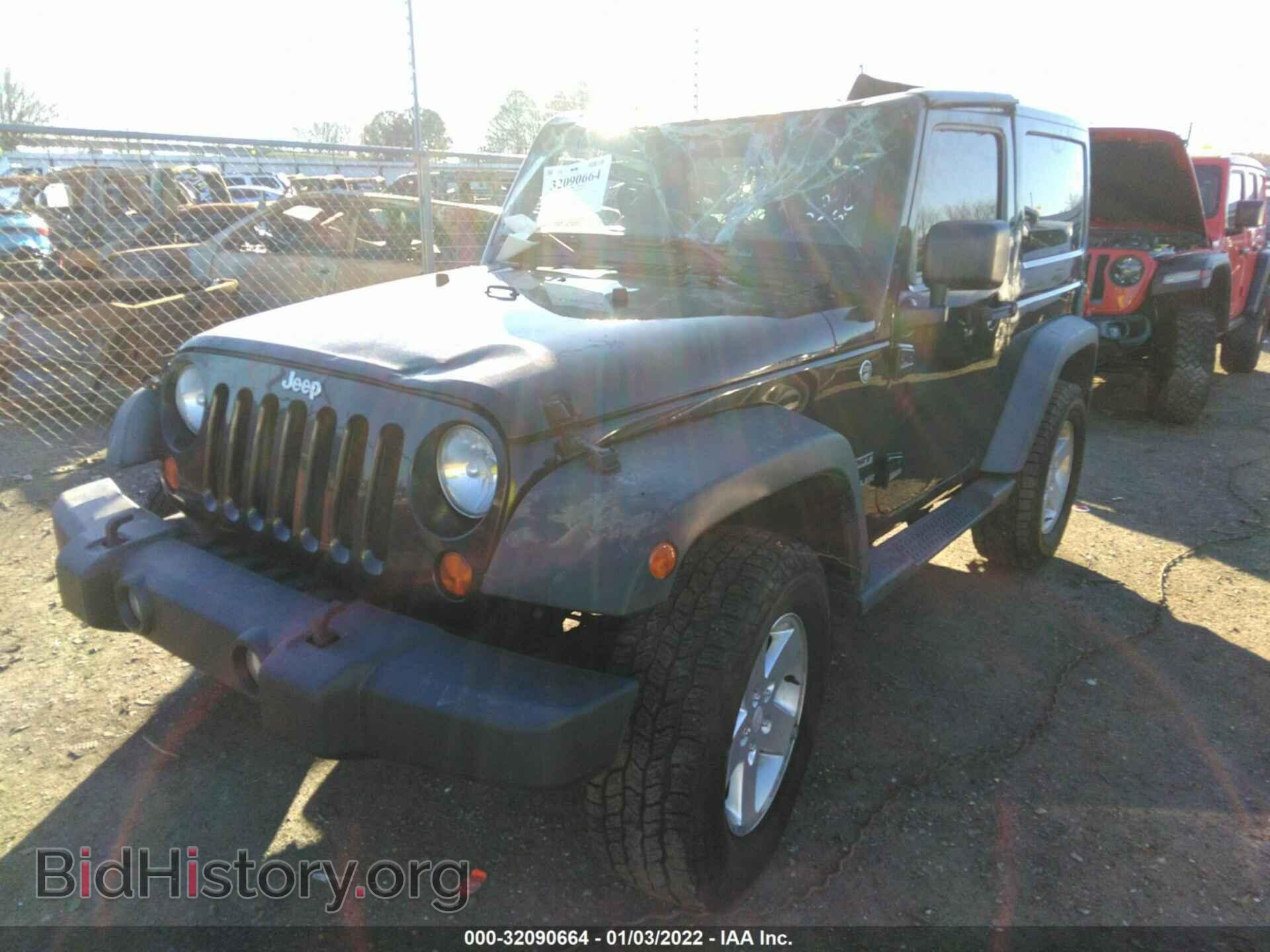 2011 JEEP WRANGLER - VIN: 1J4AA2D16BL597828 - Фото 2