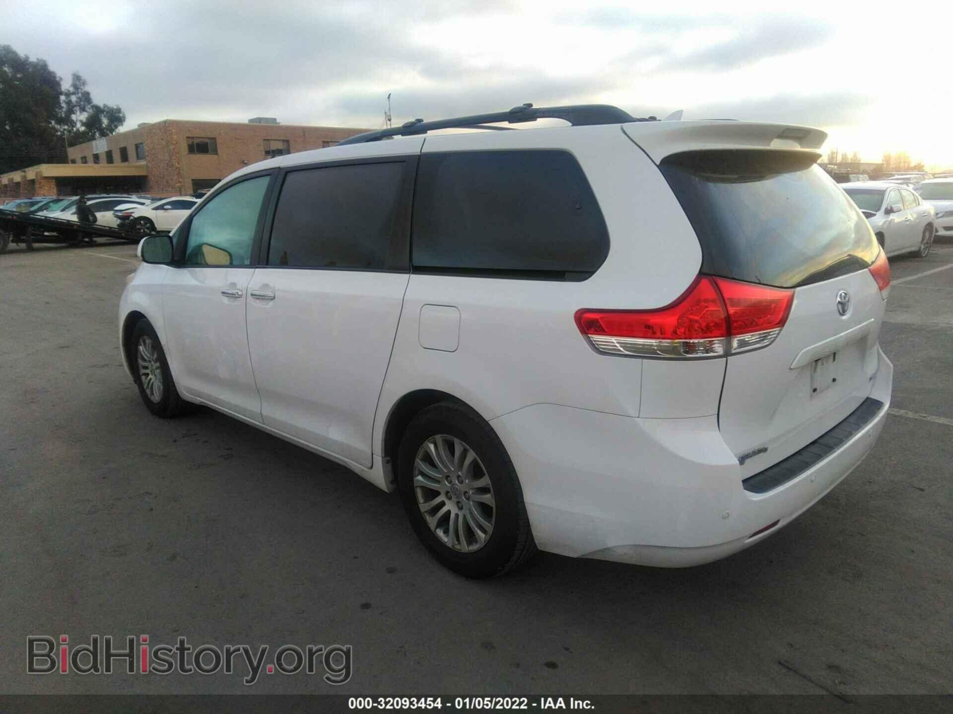 2013 TOYOTA SIENNA - VIN: 5TDYK3DC8DS335433 - Фото 3