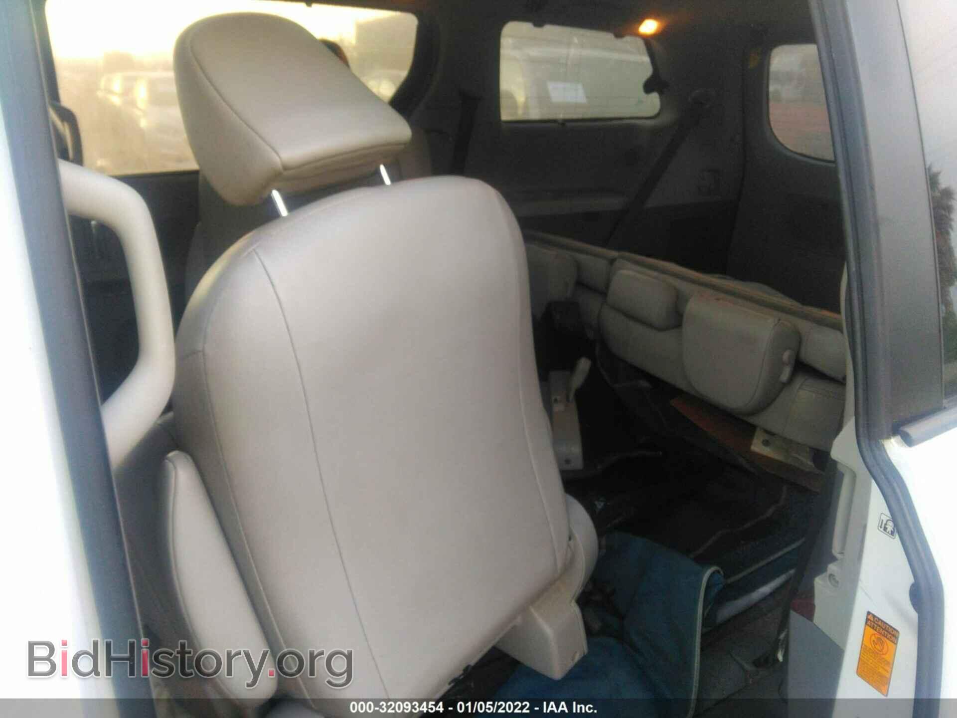 2013 TOYOTA SIENNA - VIN: 5TDYK3DC8DS335433 - Фото 8