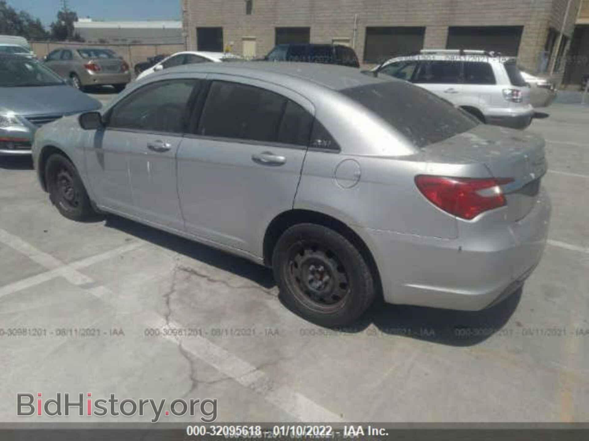 2012 CHRYSLER 200 - VIN: 1C3CCBABXCN223979 - Фото 3