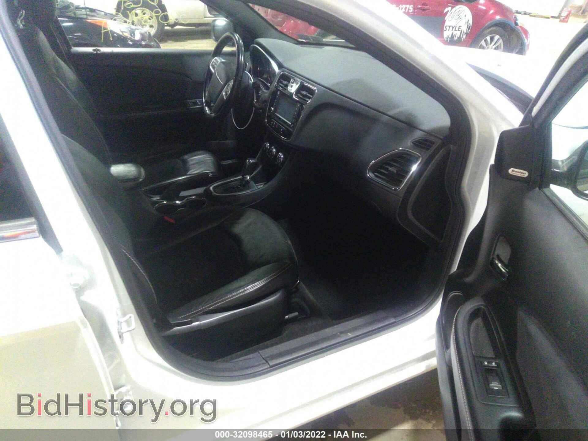 2011 CHRYSLER 200 - VIN: 1C3BC8FG2BN567582 - Фото 5